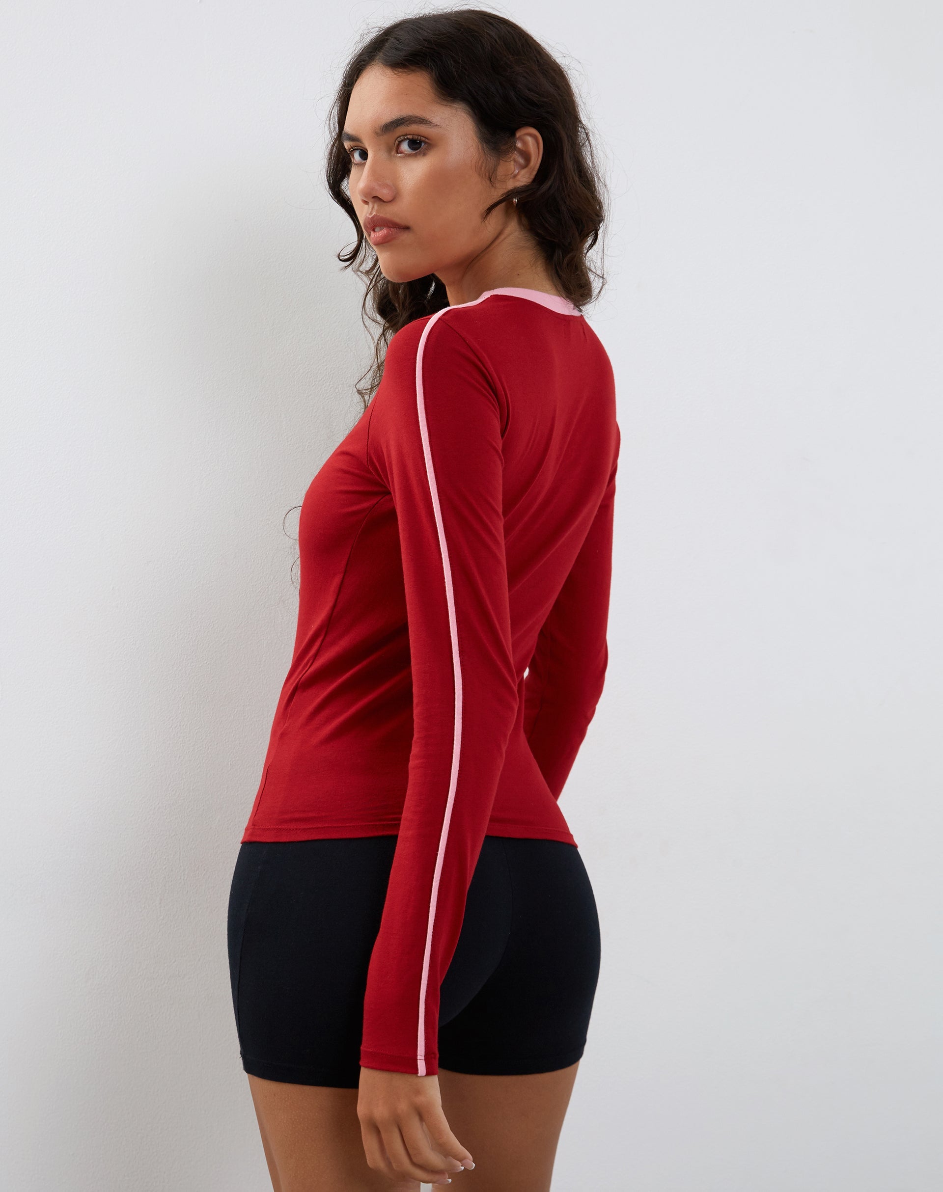 Image de Bonija Long Sleeve Top in Red with Pink Binding