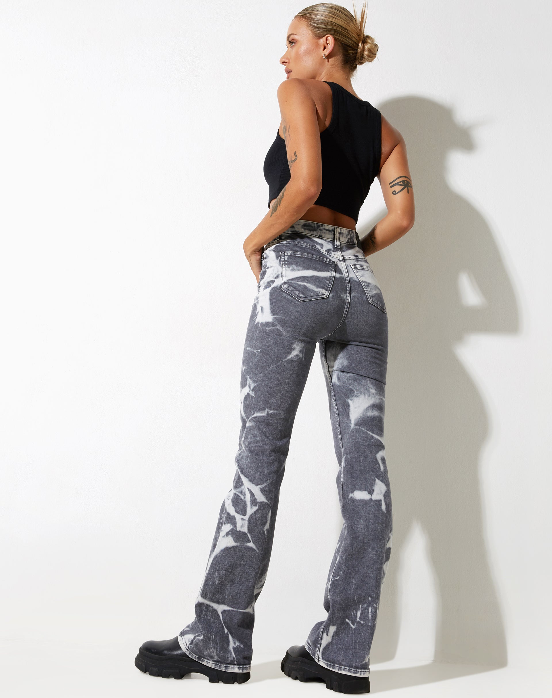 image de Bootleg Jeans en Laser Smoke Grey