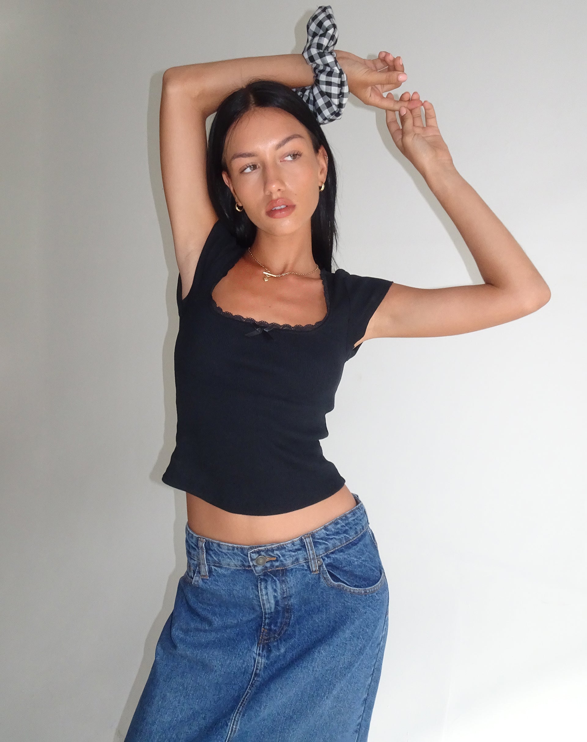 Image de Bovillo Cap Sleeve Top in Black Ribbed Jersey