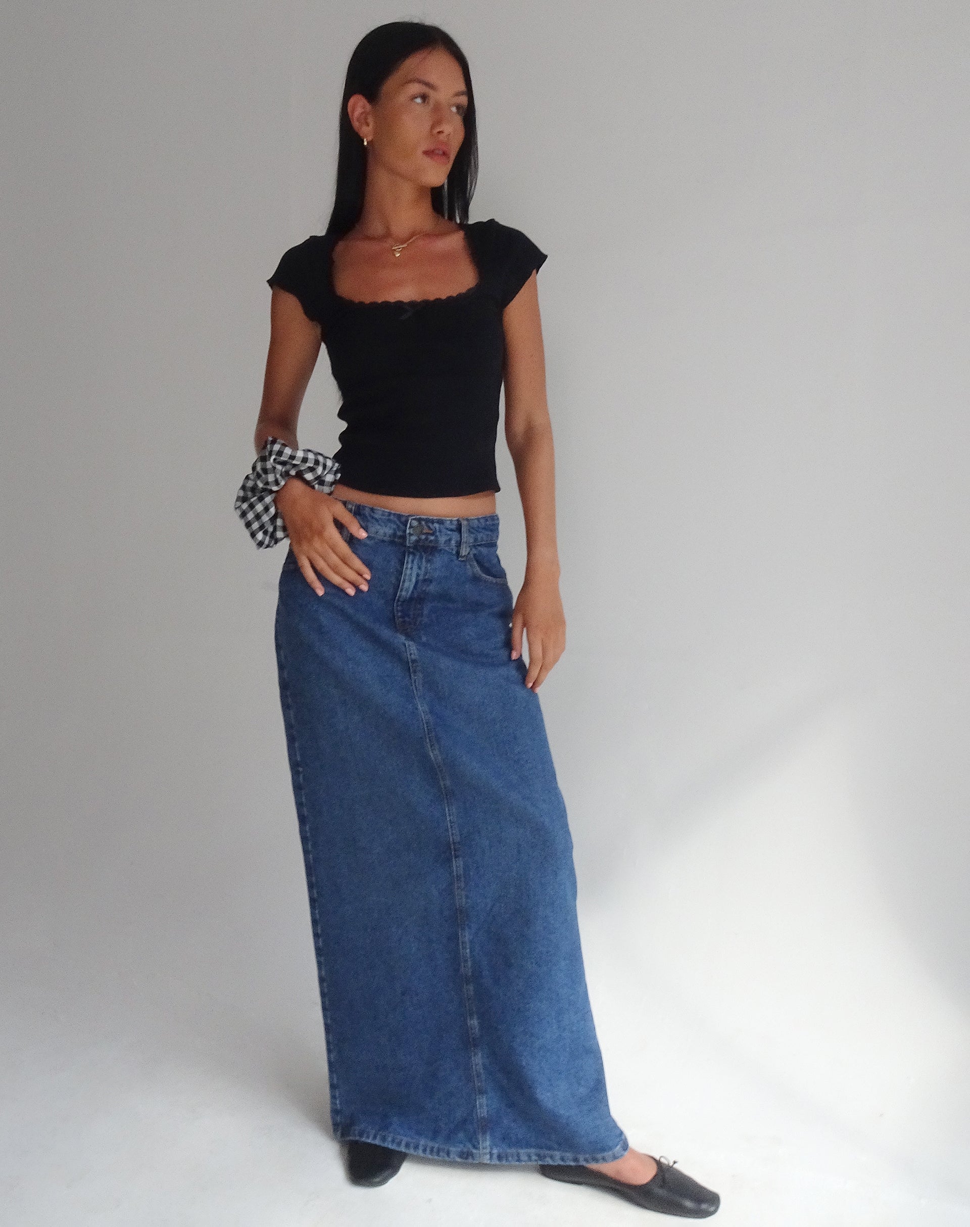 Image de Bovillo Cap Sleeve Top in Black Ribbed Jersey