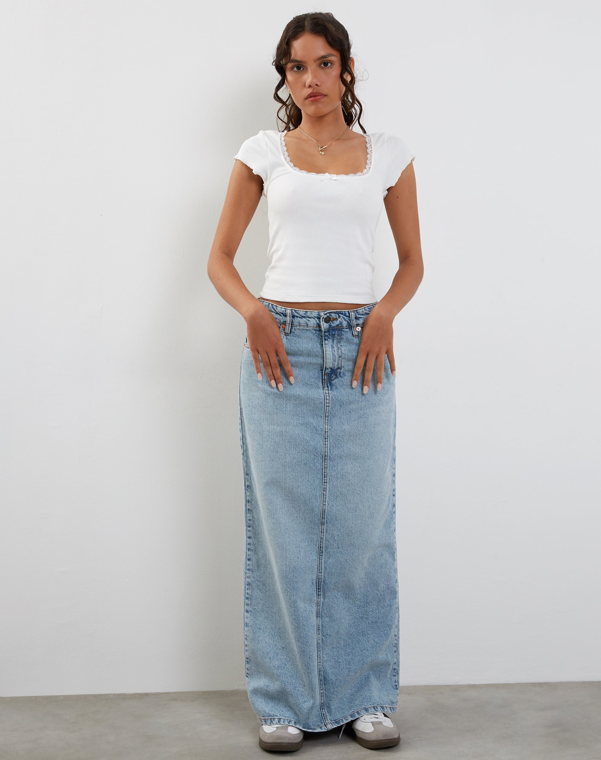 Image de Jupe longue en denim à taille basse en denim bleach