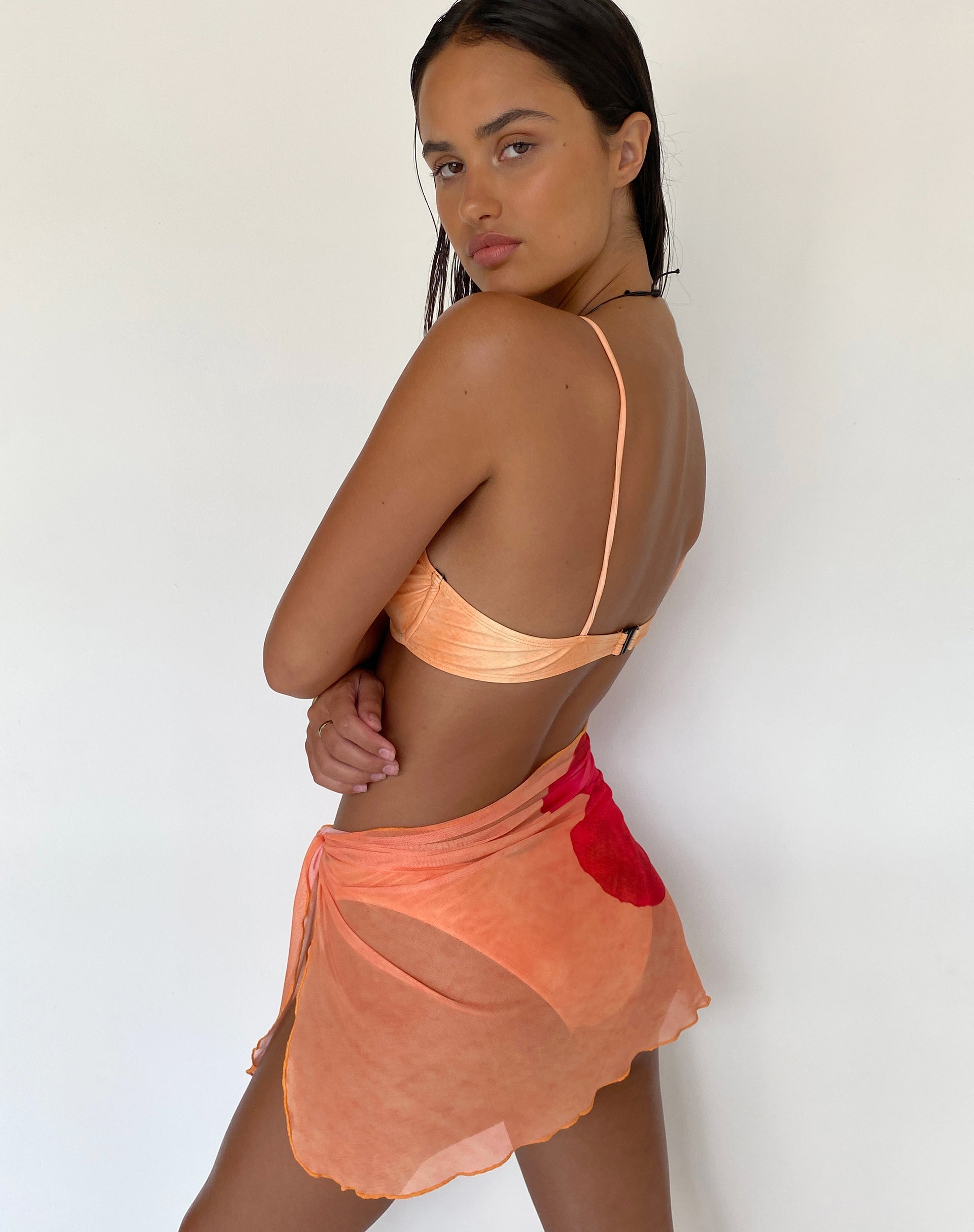 Image de Pawon Mesh Sarong in Orange Flower