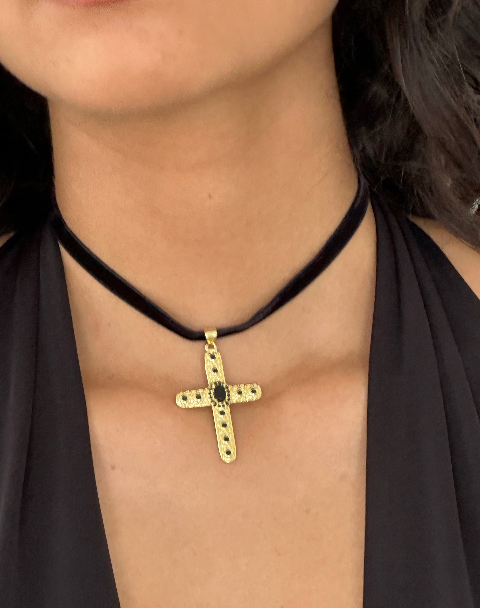 Image du collier ras du cou Brooklyn Cross de Gemini Jewels