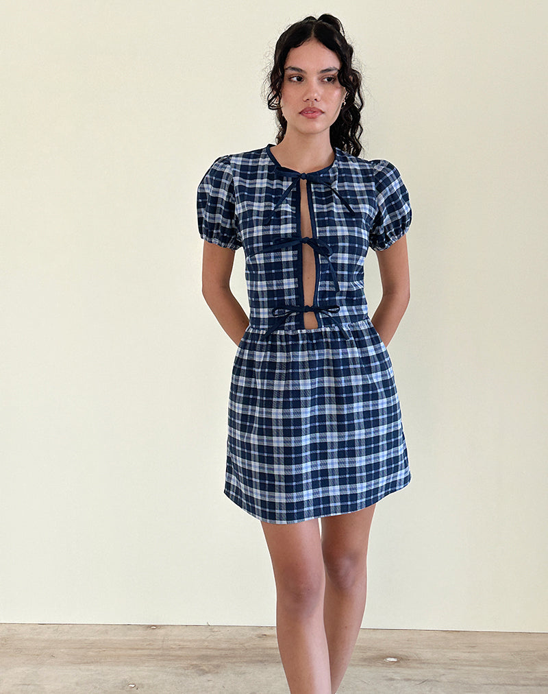 Byan Tie Front Dress in Tartan Dark Blue (Robe à nouer sur le devant en tissu écossais)
