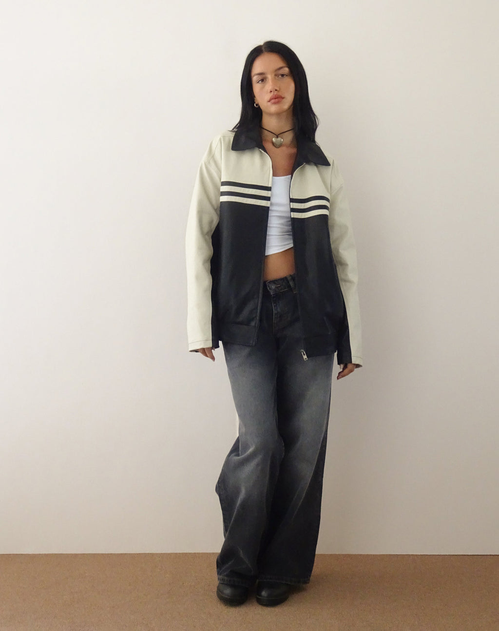 Veste Calista en PU noir et ivoire