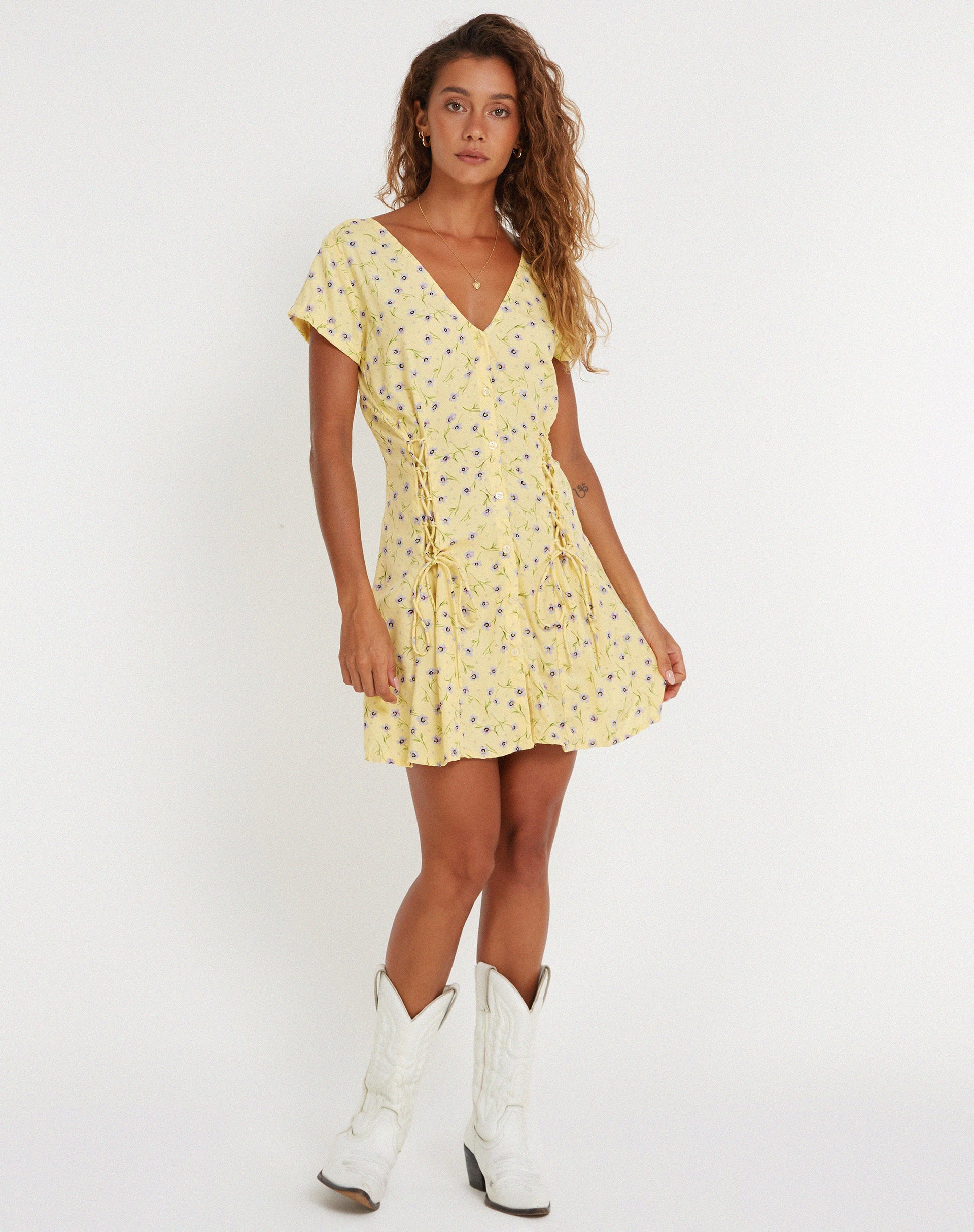 Image de la mini robe Calliope en fleurs sauvages Lemon Drop