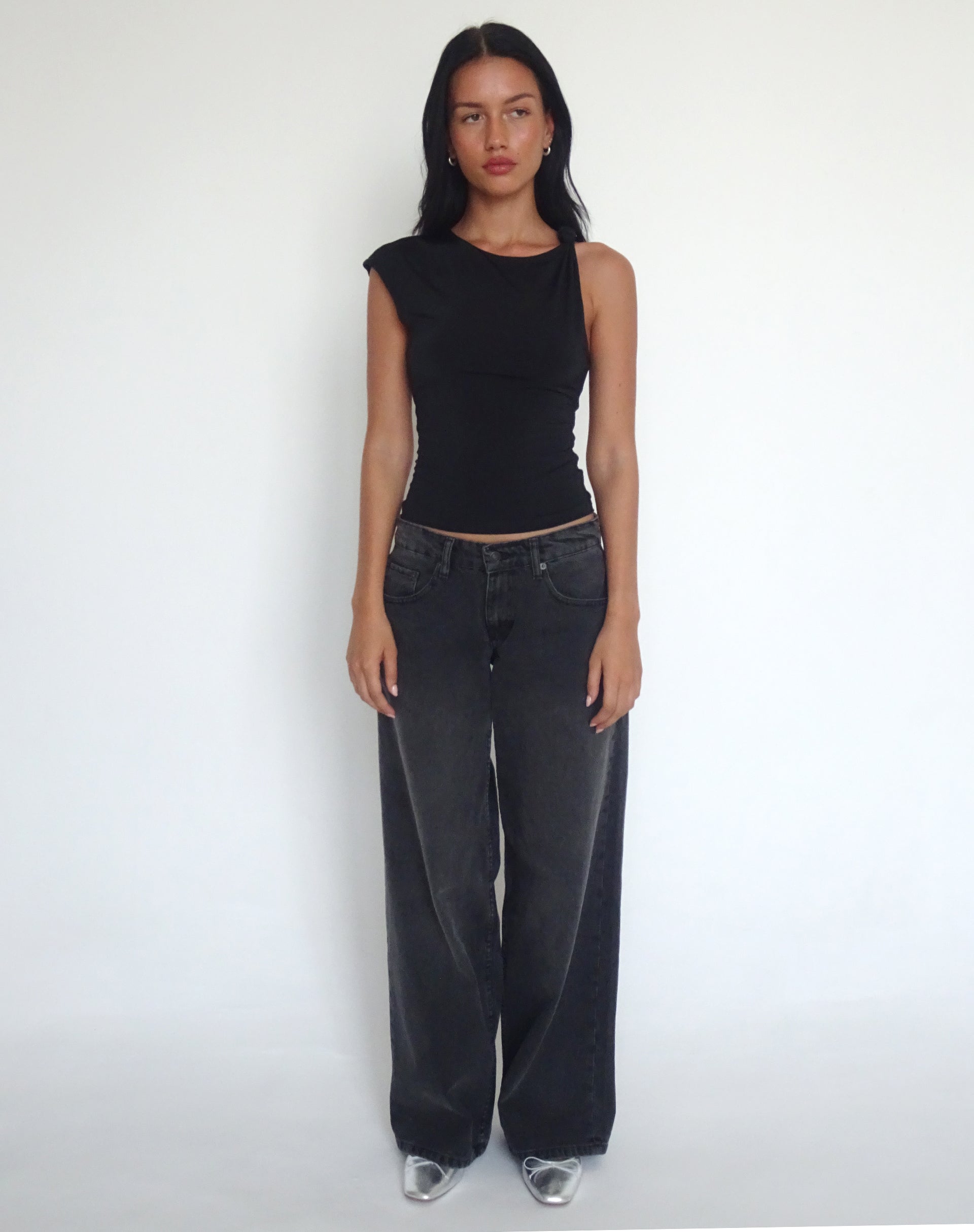 Image de Cambrie Top asymétrique sans manches en noir