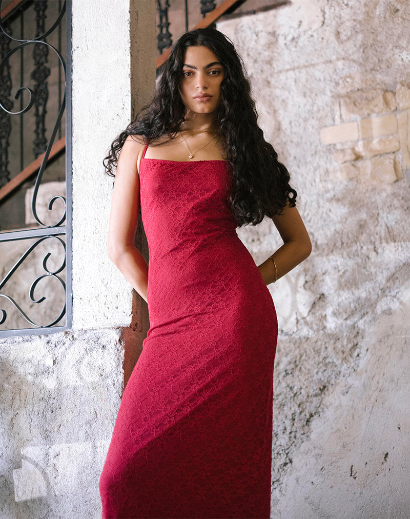Robe longue Cantha en dentelle Mari rouge