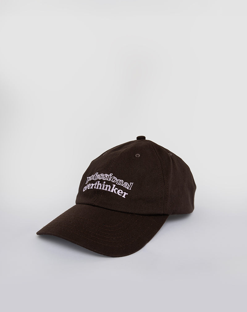 Image de la casquette en chocolat amer avec le slogan de l'overthinker professionnel
