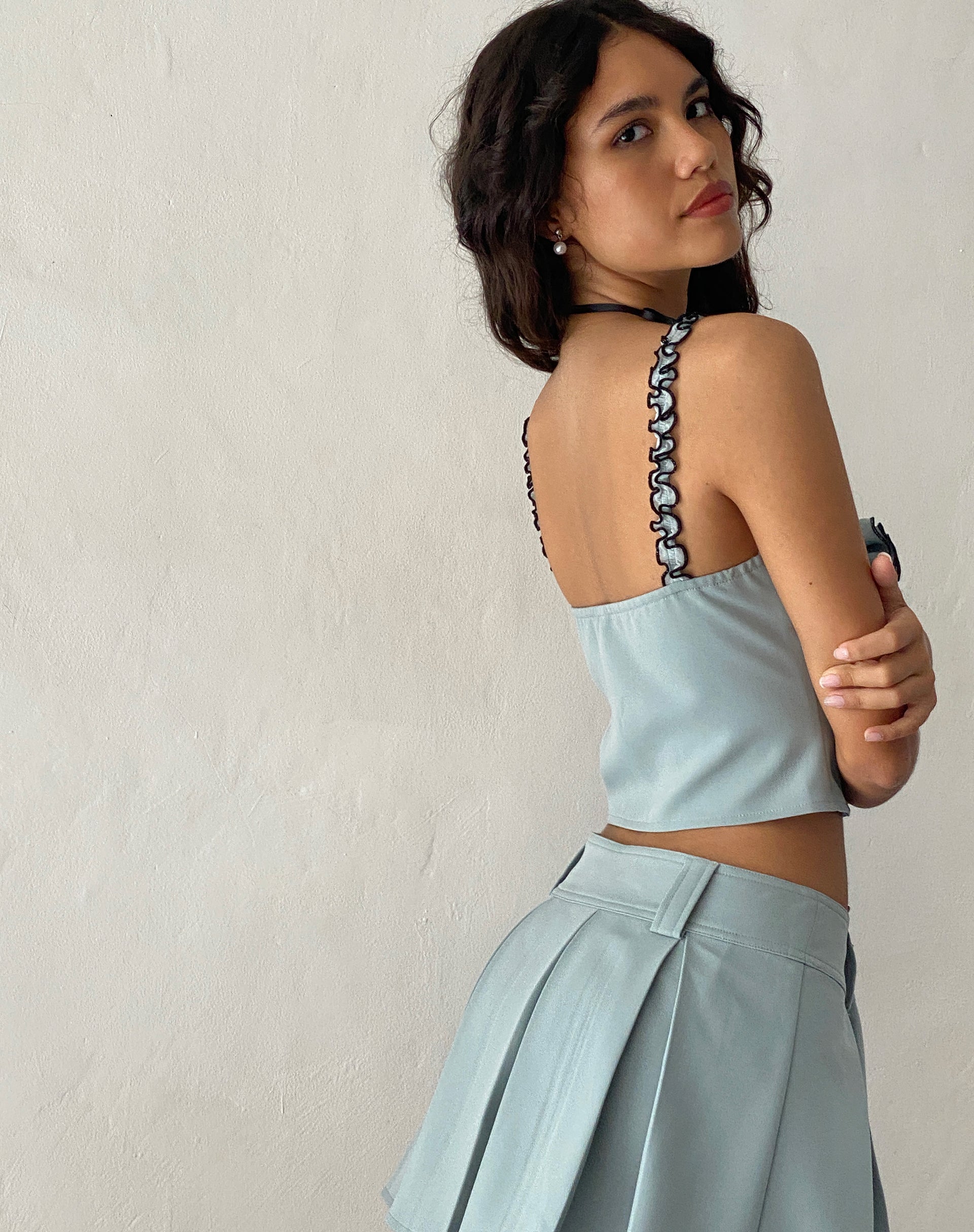 image de Carini Rosette Detail Cami Top in Blue