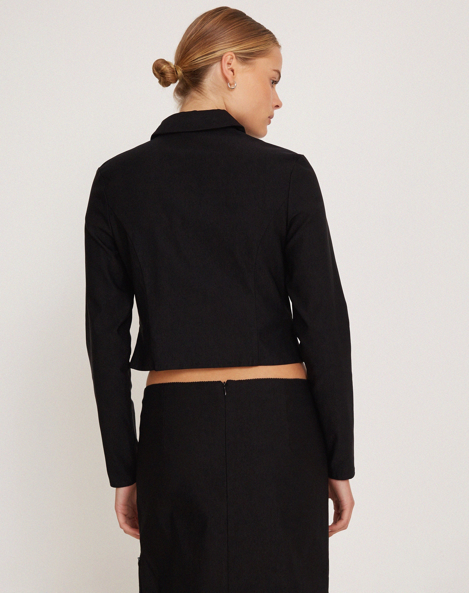Image de la veste courte Carson en noir