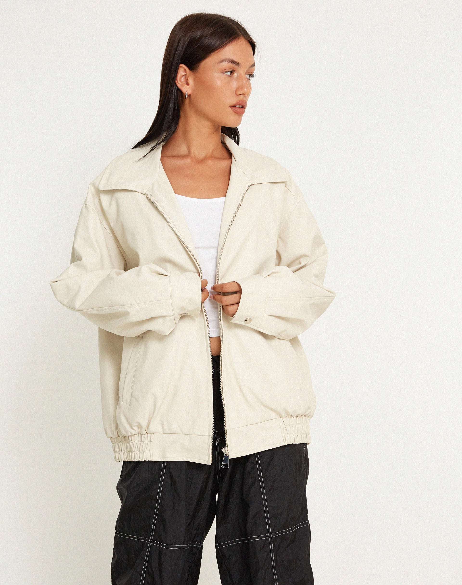 Image de la veste Cavita en PU crème