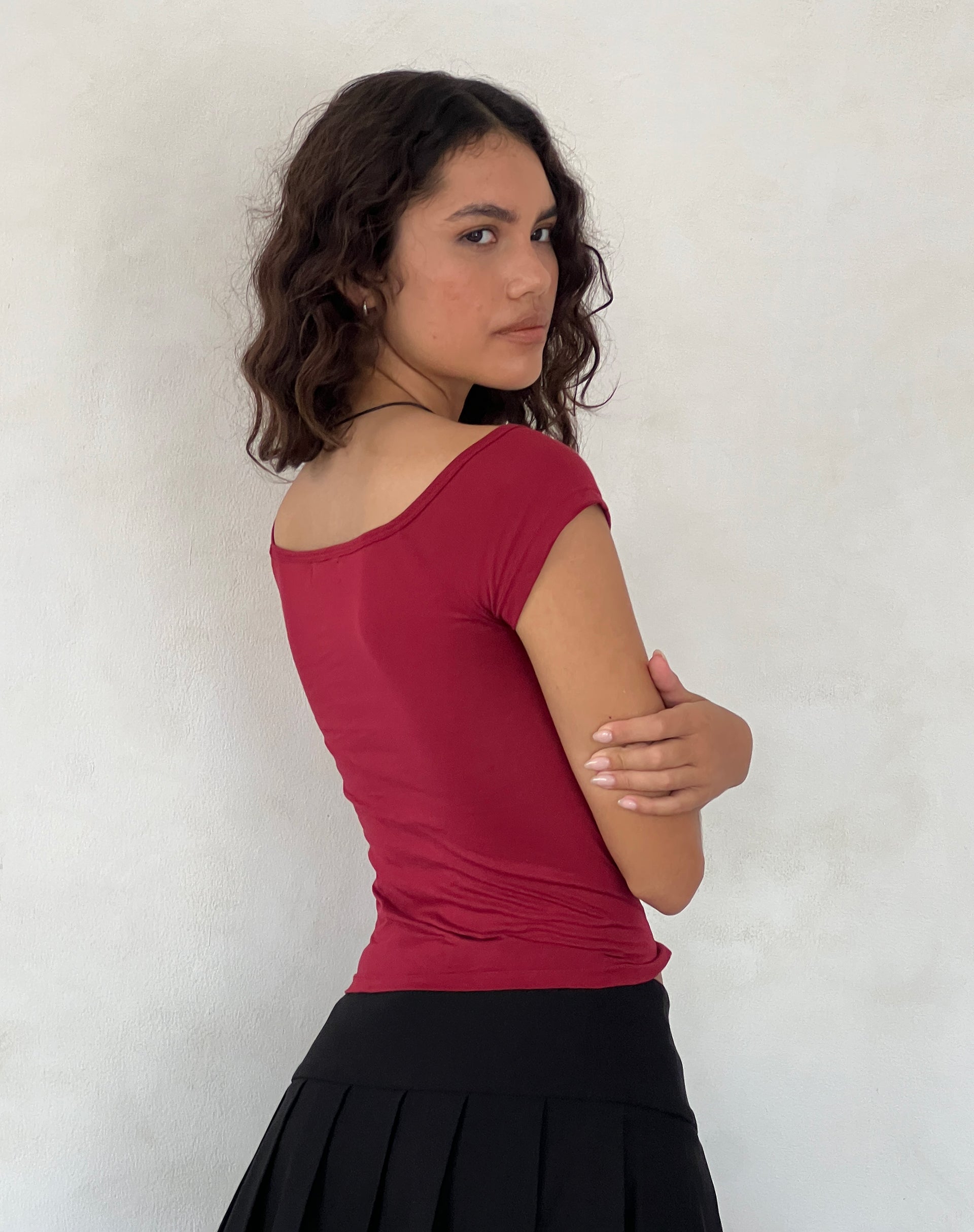 Image de Charya Off The Shoulder Top in Adrenaline Red