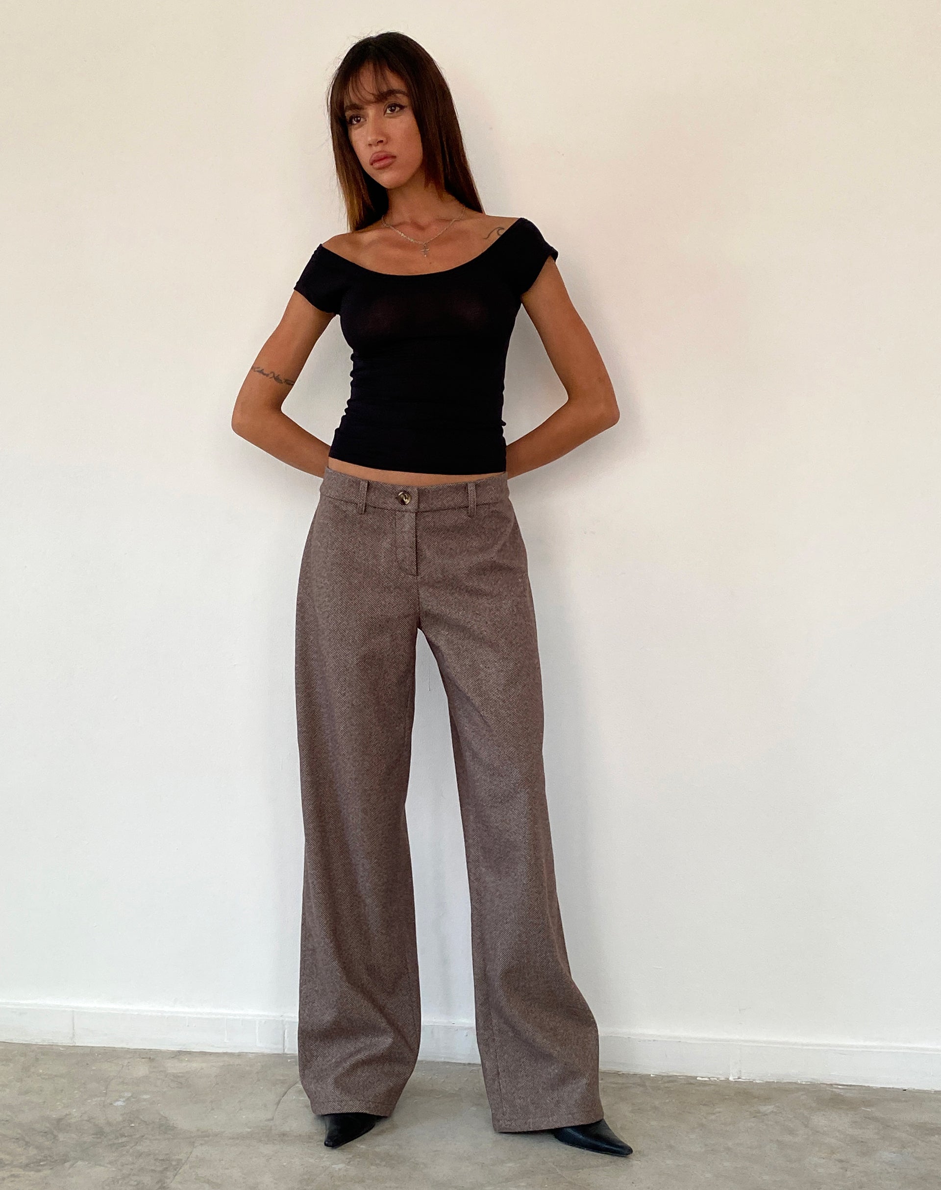 Image de Charya Off The Shoulder Top in Black