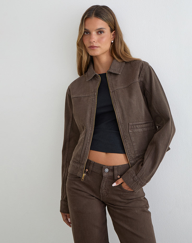 Image de la veste cintrée en denim marron