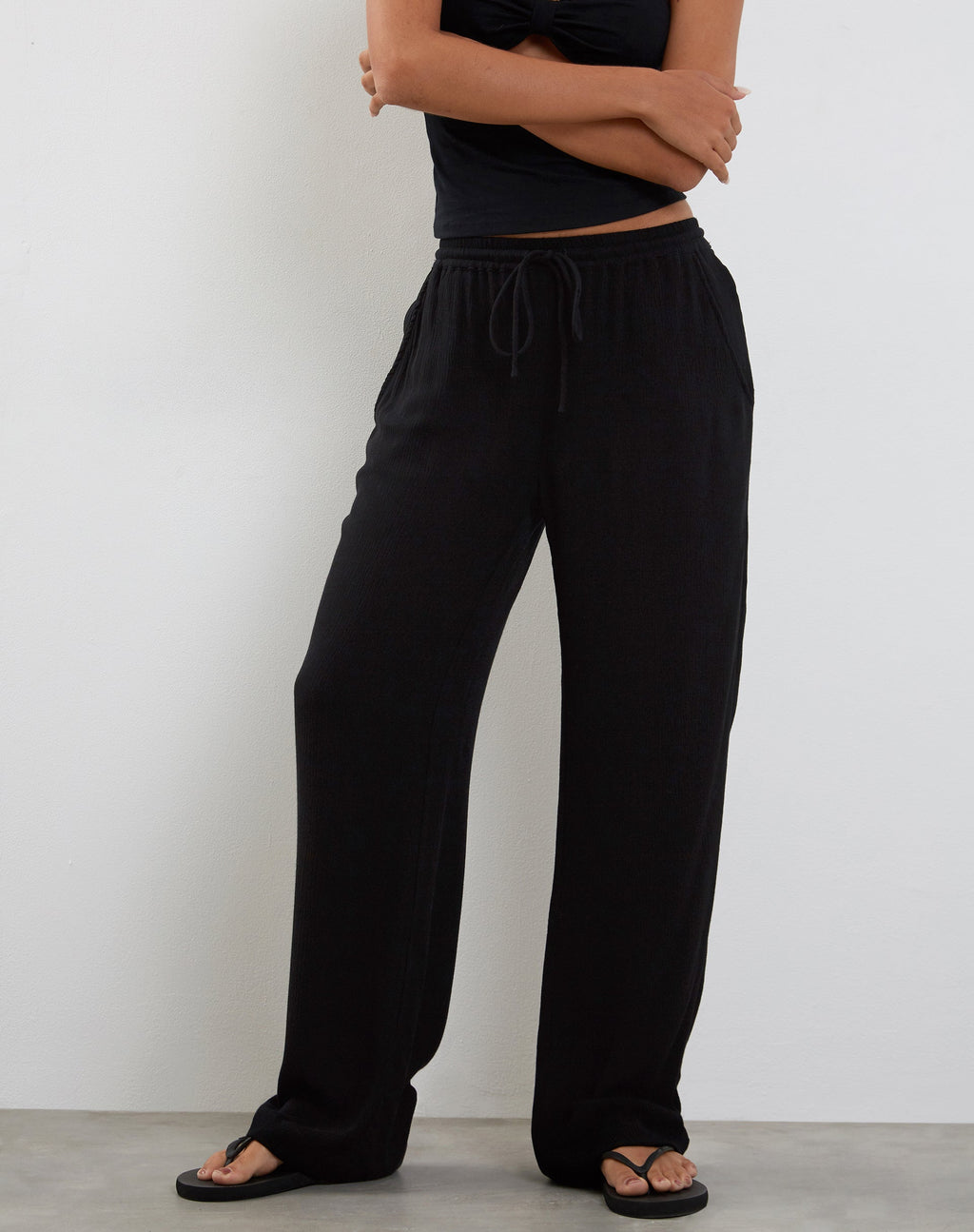 Pantalon large Cisa, noir froissé