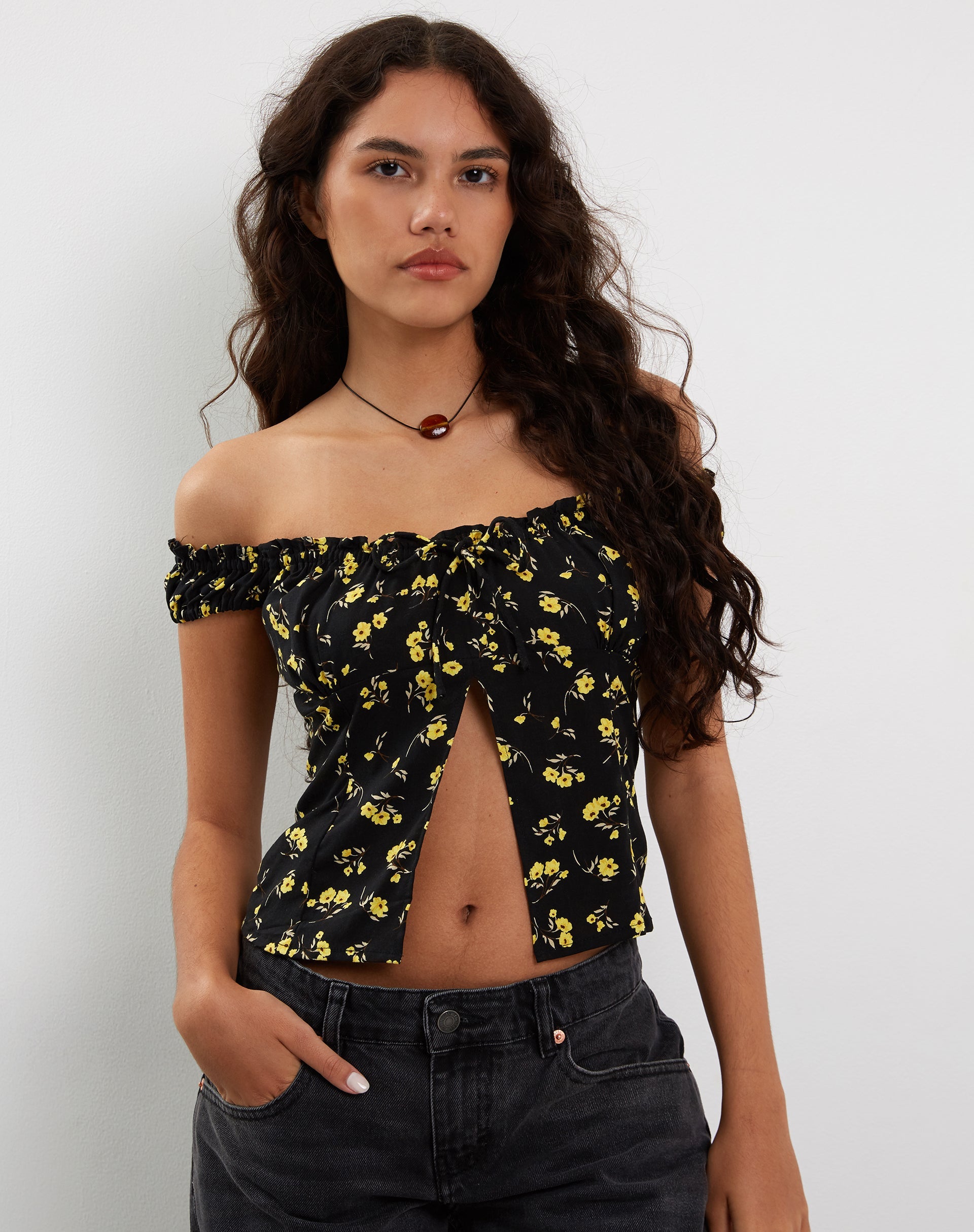 Image de Citra Bardot Frill Top in Buttercup Black Yellow