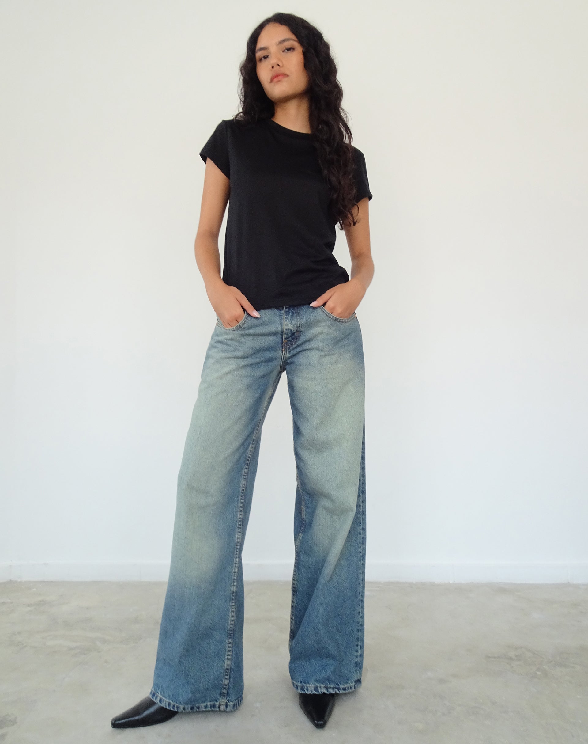 Image de Clio Baggy Tee in Black Tissue Jersey