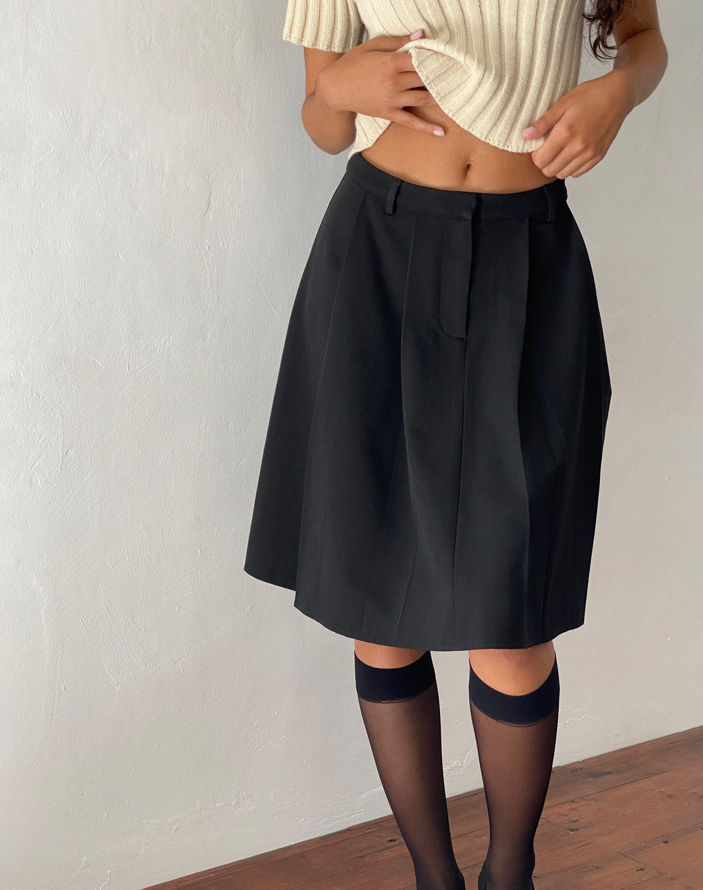 Jupe plissée longueur genou Colette, noir Tailoring