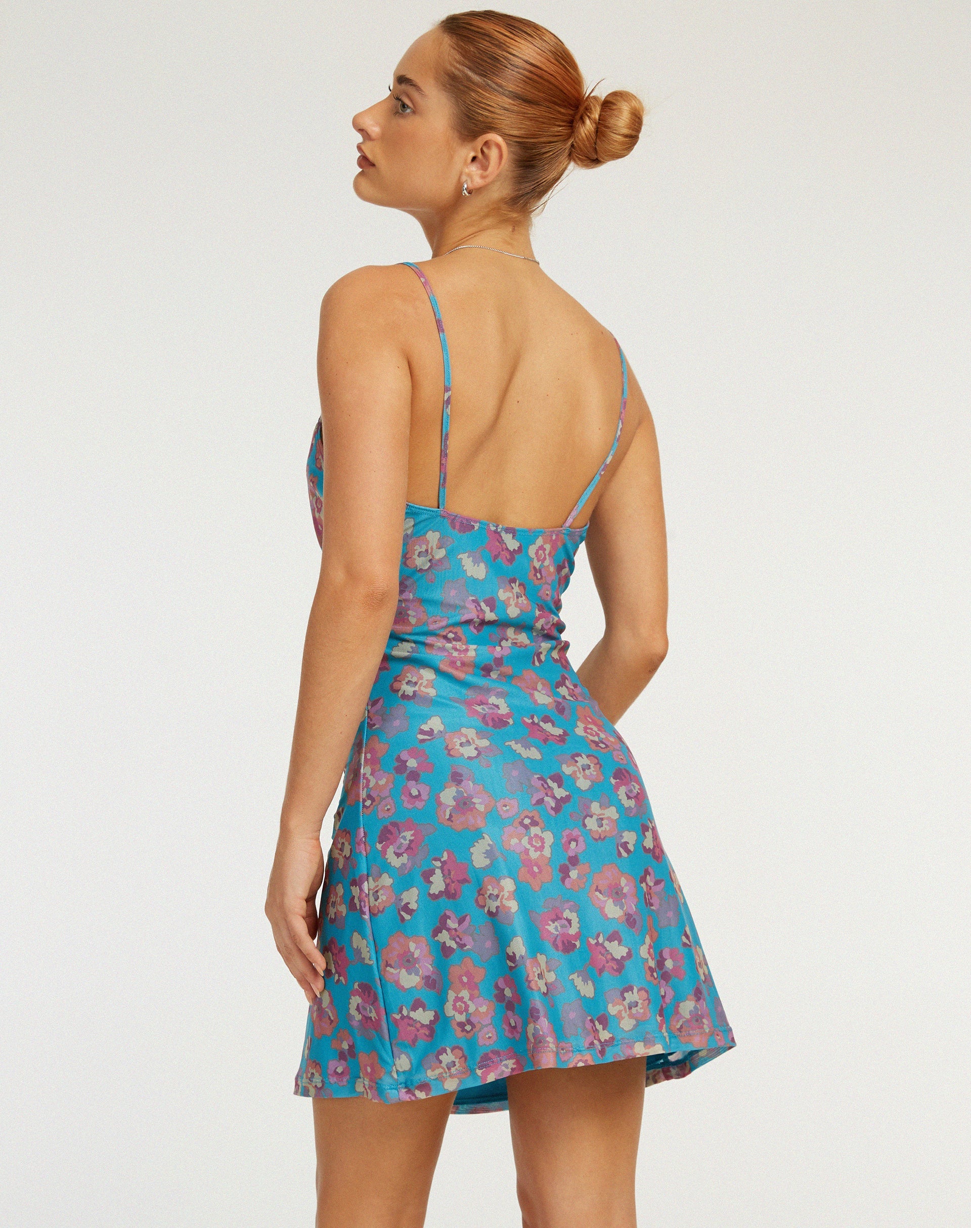 Image de Coline Mini robe imprimée en bleu floral contrasté