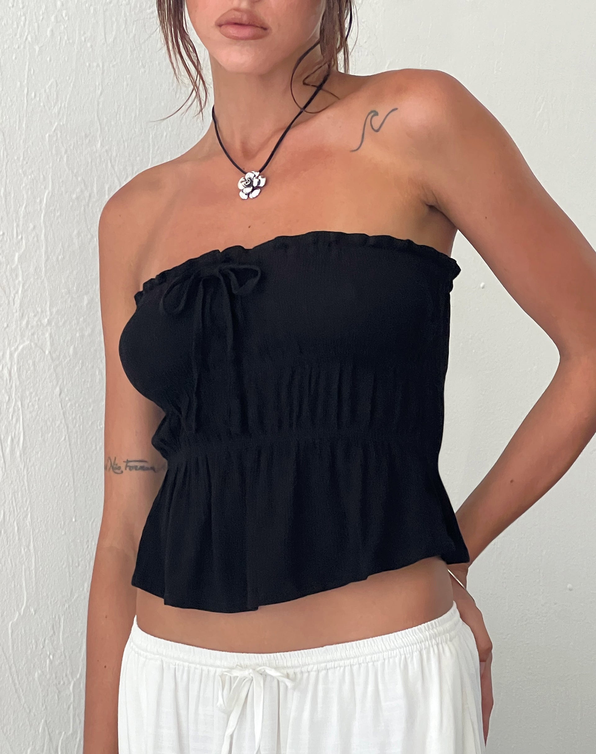 image de Cove Bandeau Top in Crinkle Black