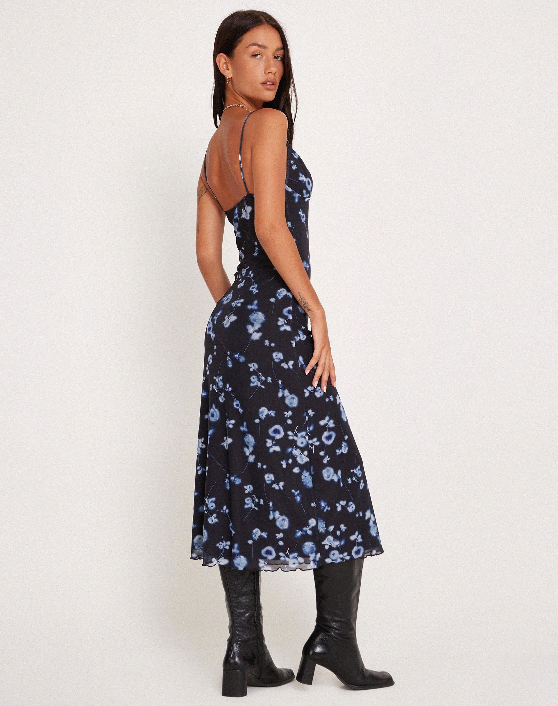 Image de Coya Maxi Dress in Mesh Navy Diffused Floral