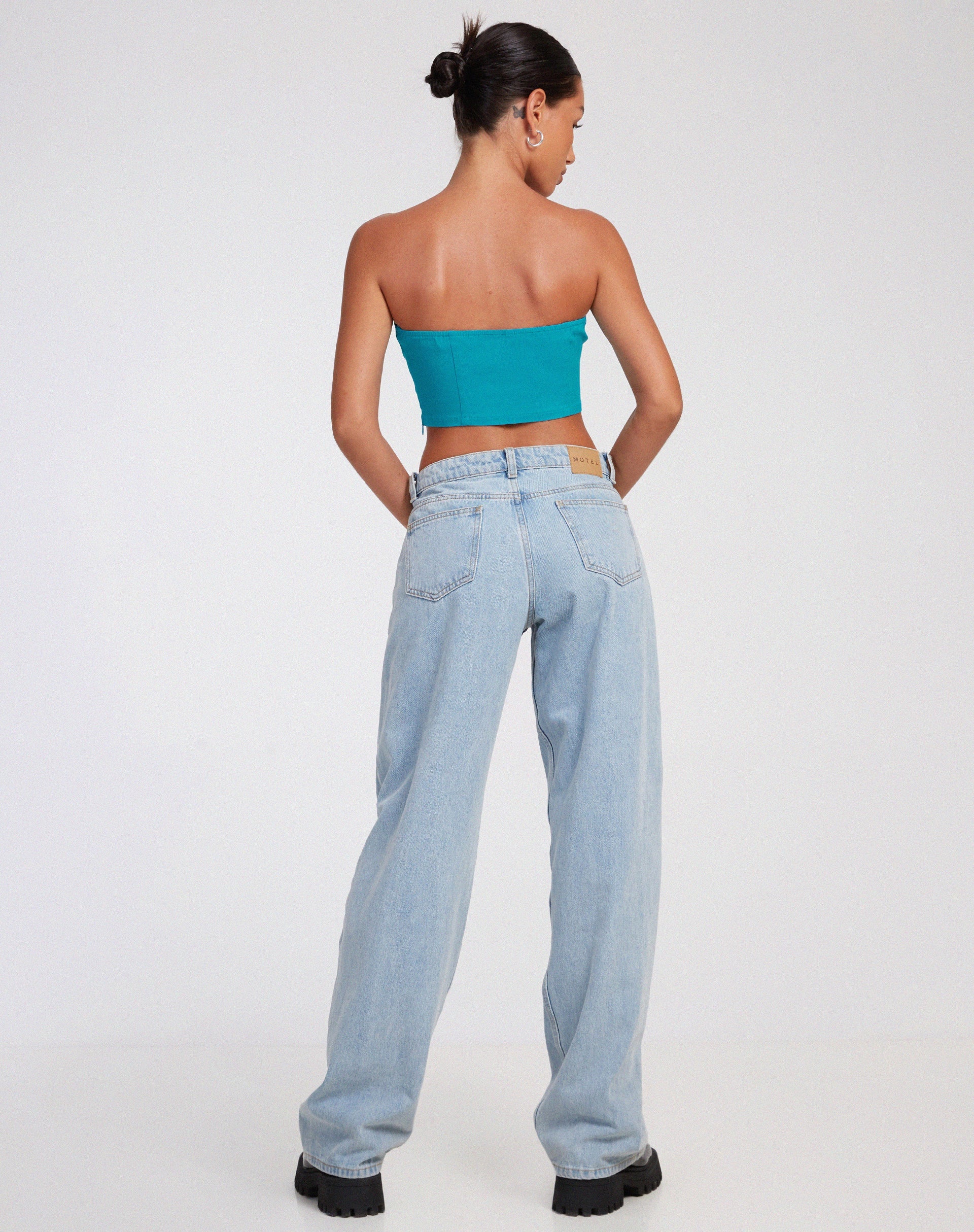 Image de Danela Bandeau Top in Tailoring Azure Blue
