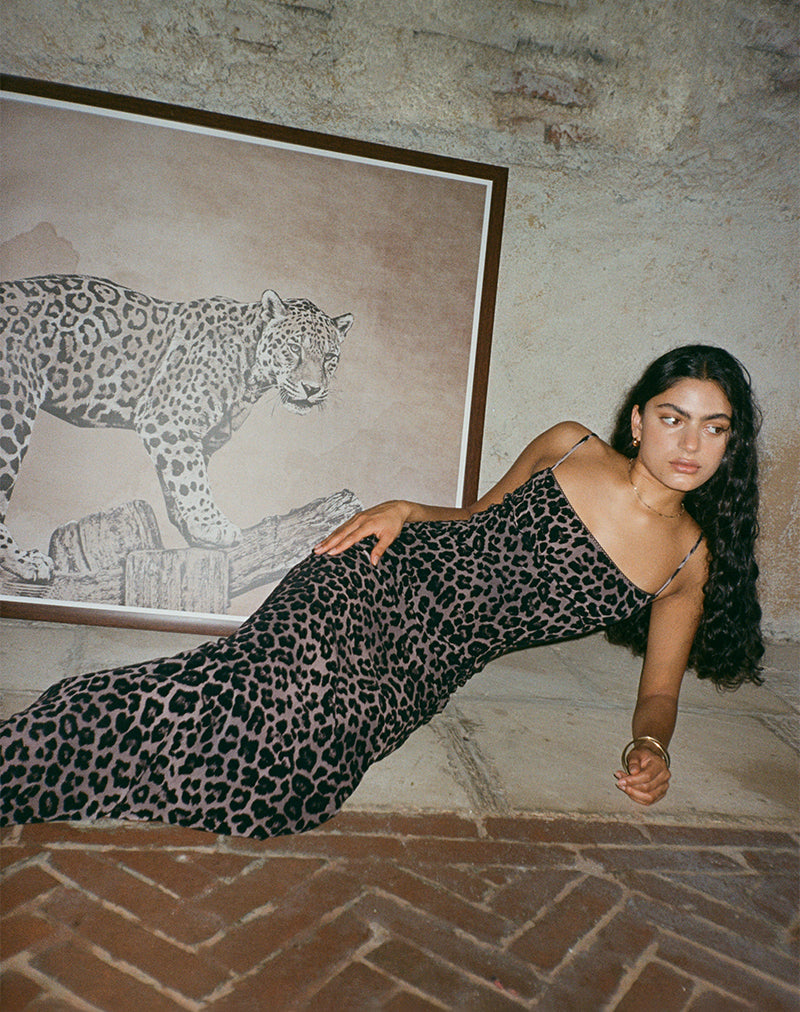 image de Darsih Maxi Dress in Flocked Rar Leopard