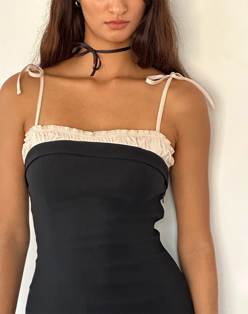 Image de la mini robe Daruka en satin noir