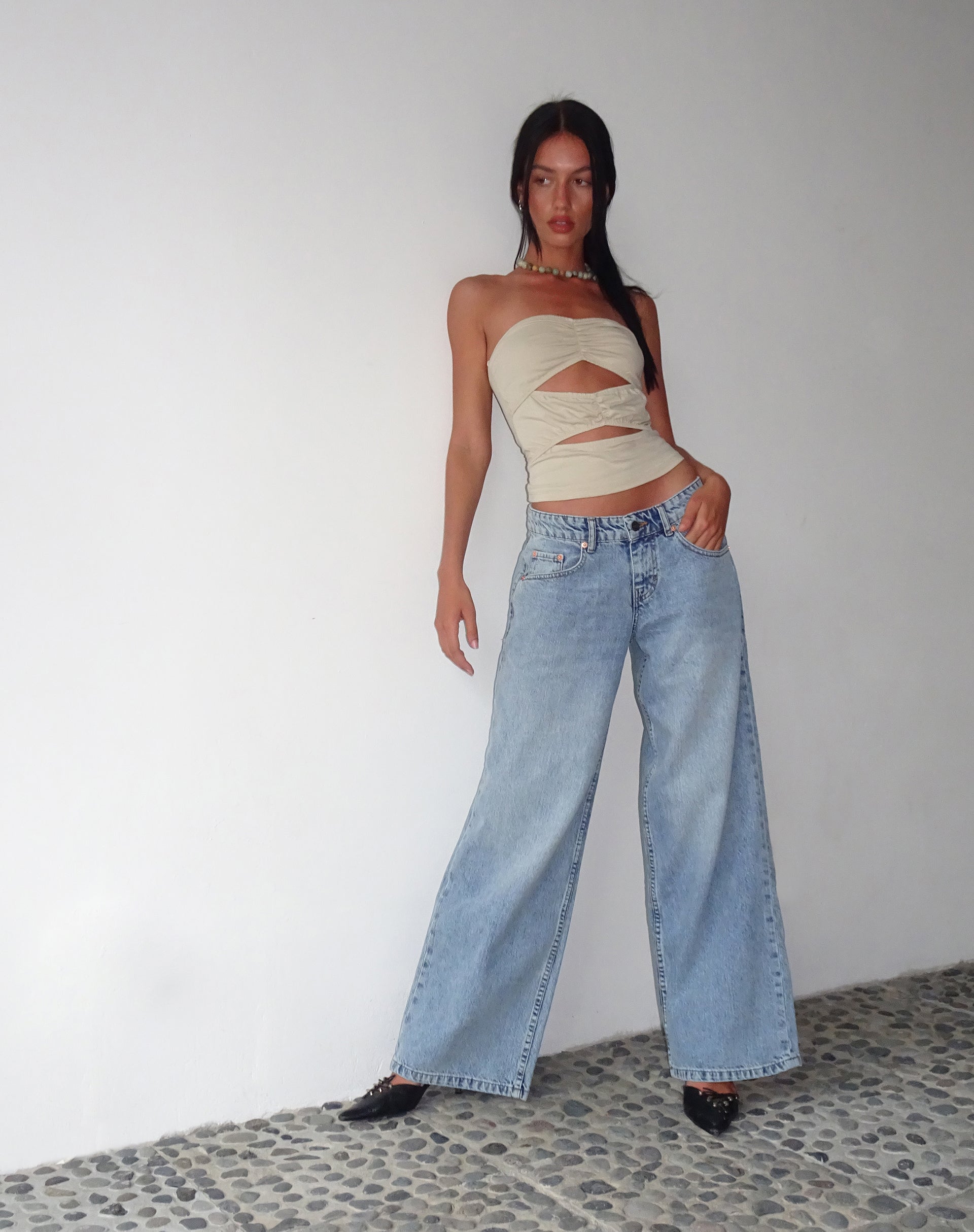 Image de MOTEL X JACQUIE Dayu Bandeau Crop Top in Coconut Milk