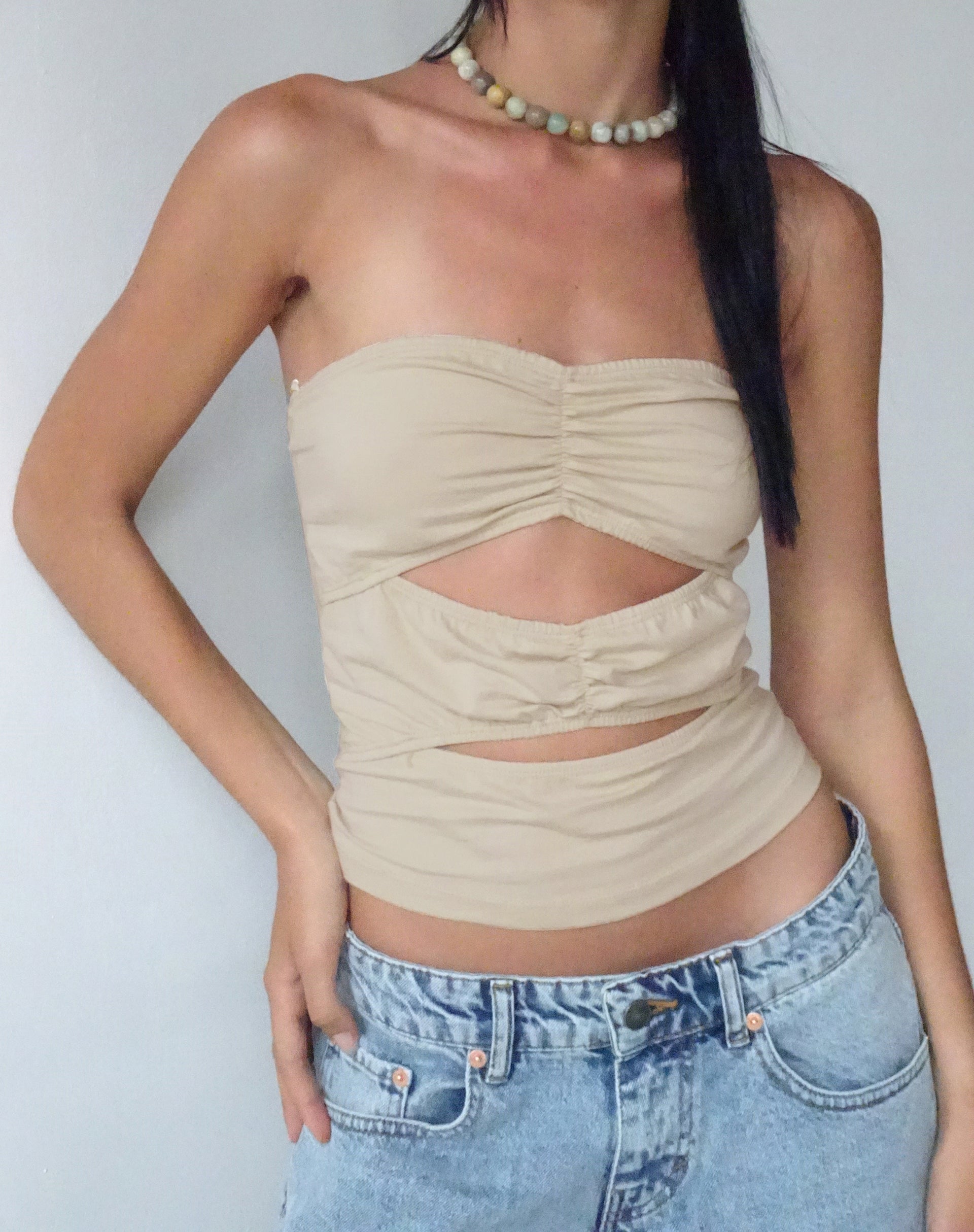 Image de MOTEL X JACQUIE Dayu Bandeau Crop Top in Coconut Milk