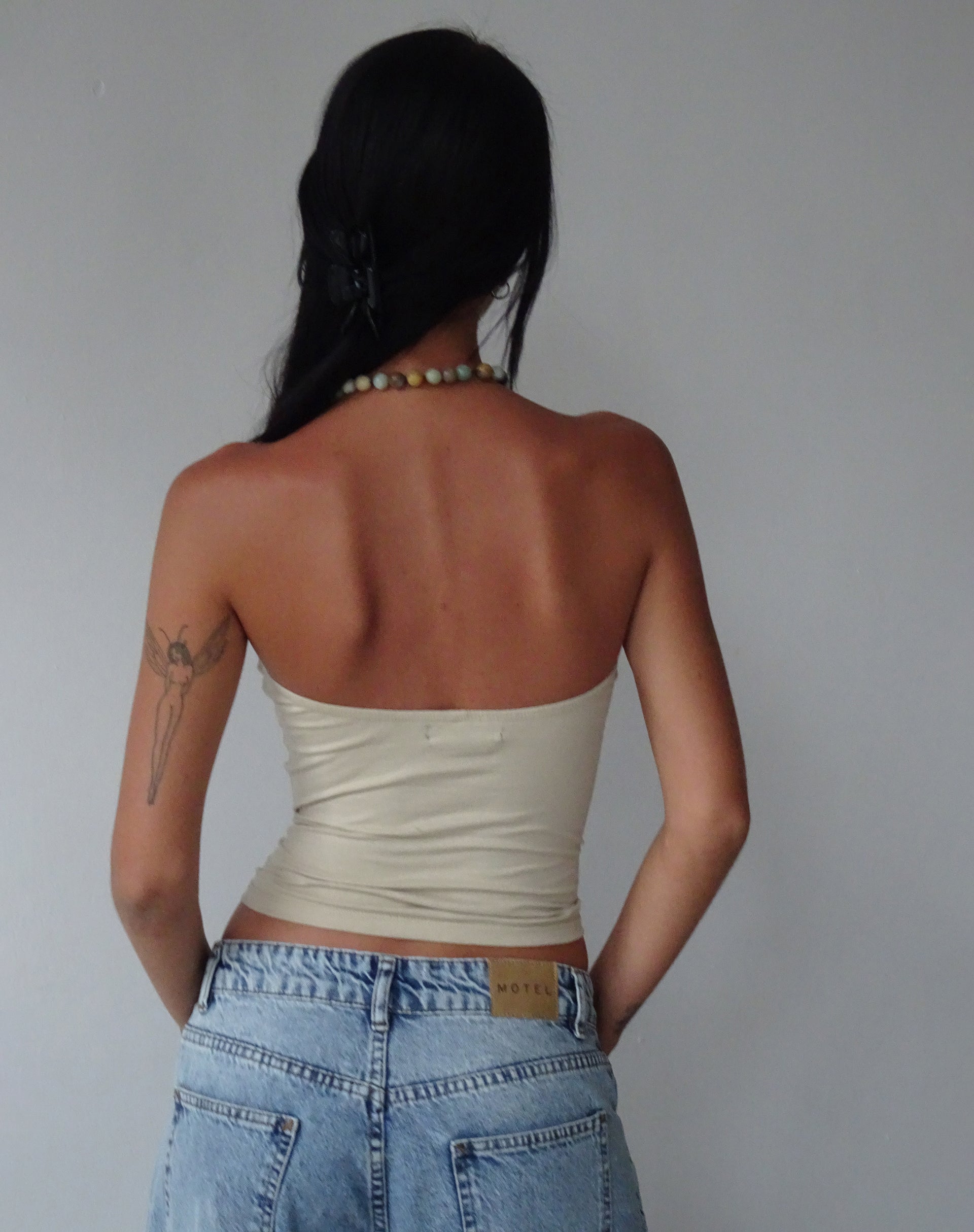 Image de MOTEL X JACQUIE Dayu Bandeau Crop Top in Coconut Milk
