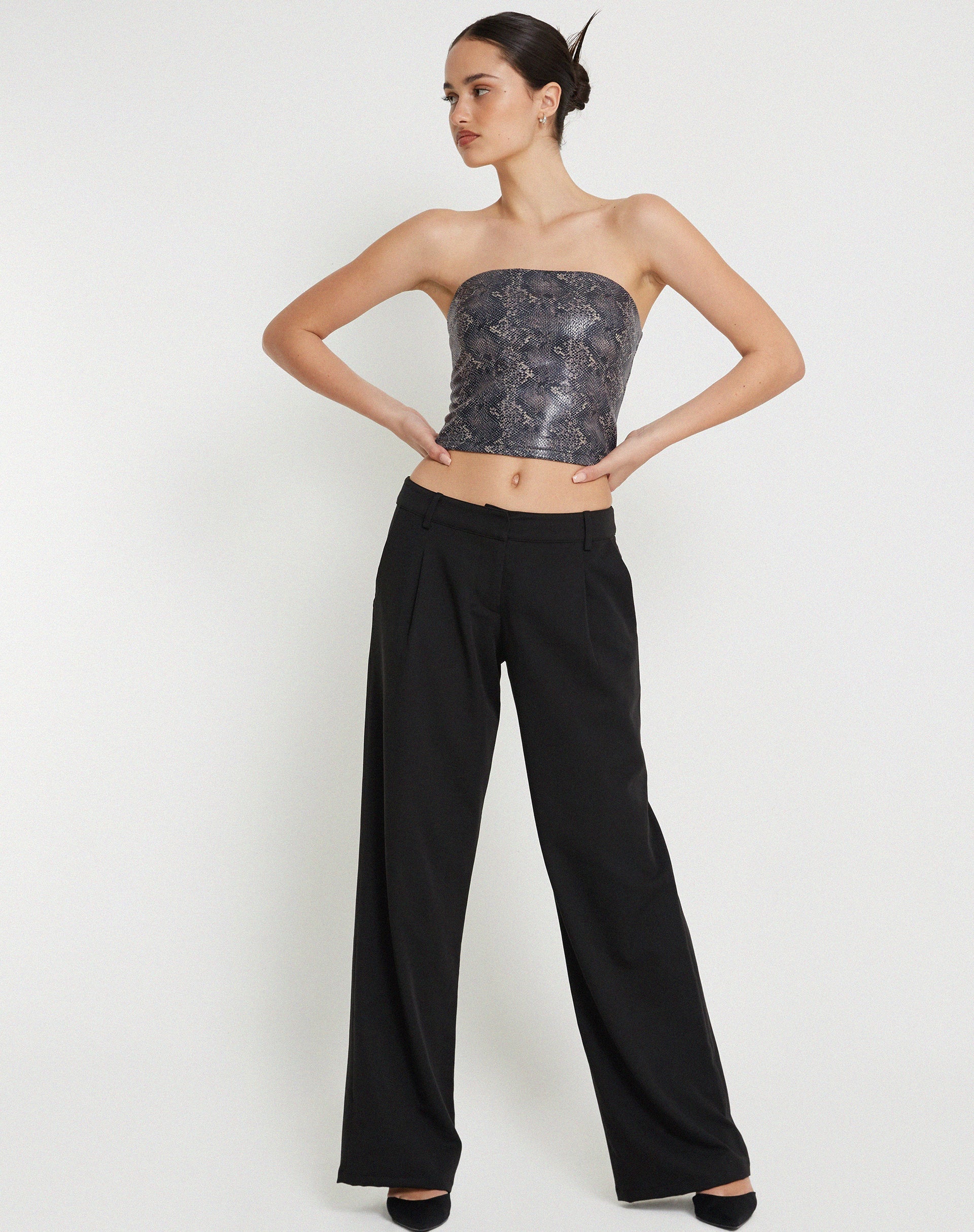 Image de Dena Top bandeau en PU Snake Skin Tan