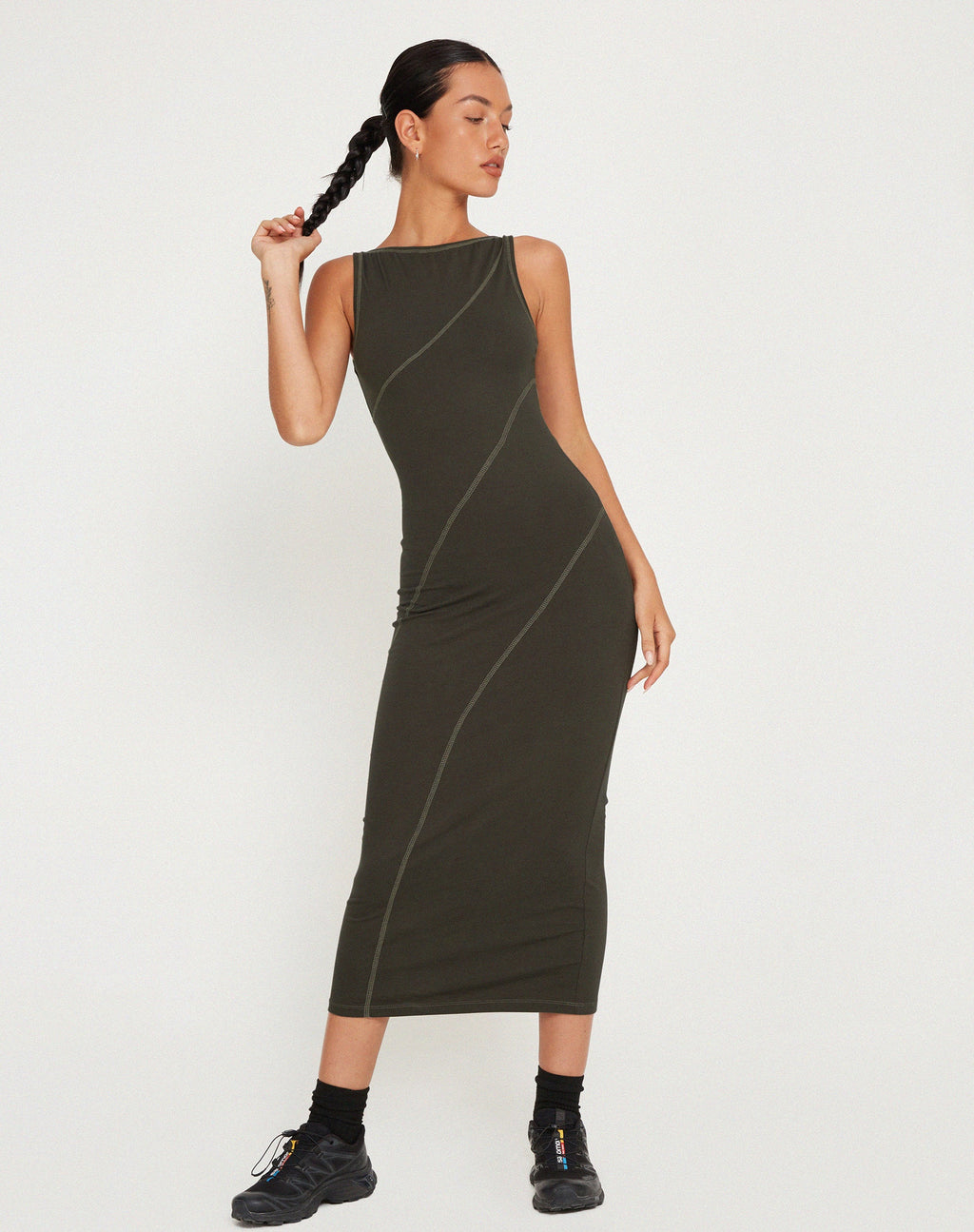Driki Midi Dress in Gunmetal with Grey Top Stitch (Robe midi Driki en bronze avec surpiqûres grises)
