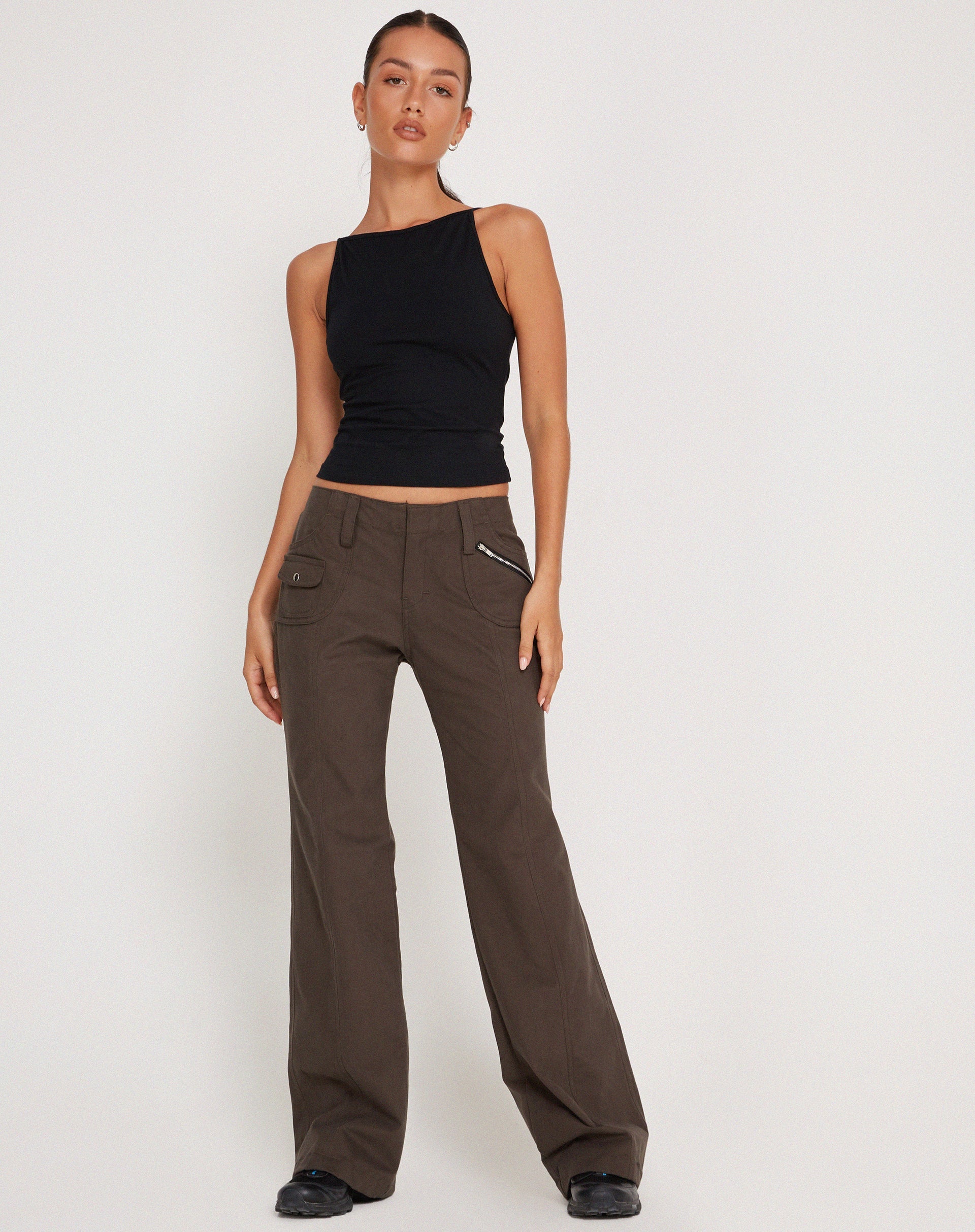 Image de Kauna Low Rise Trouser in Dark Grey
