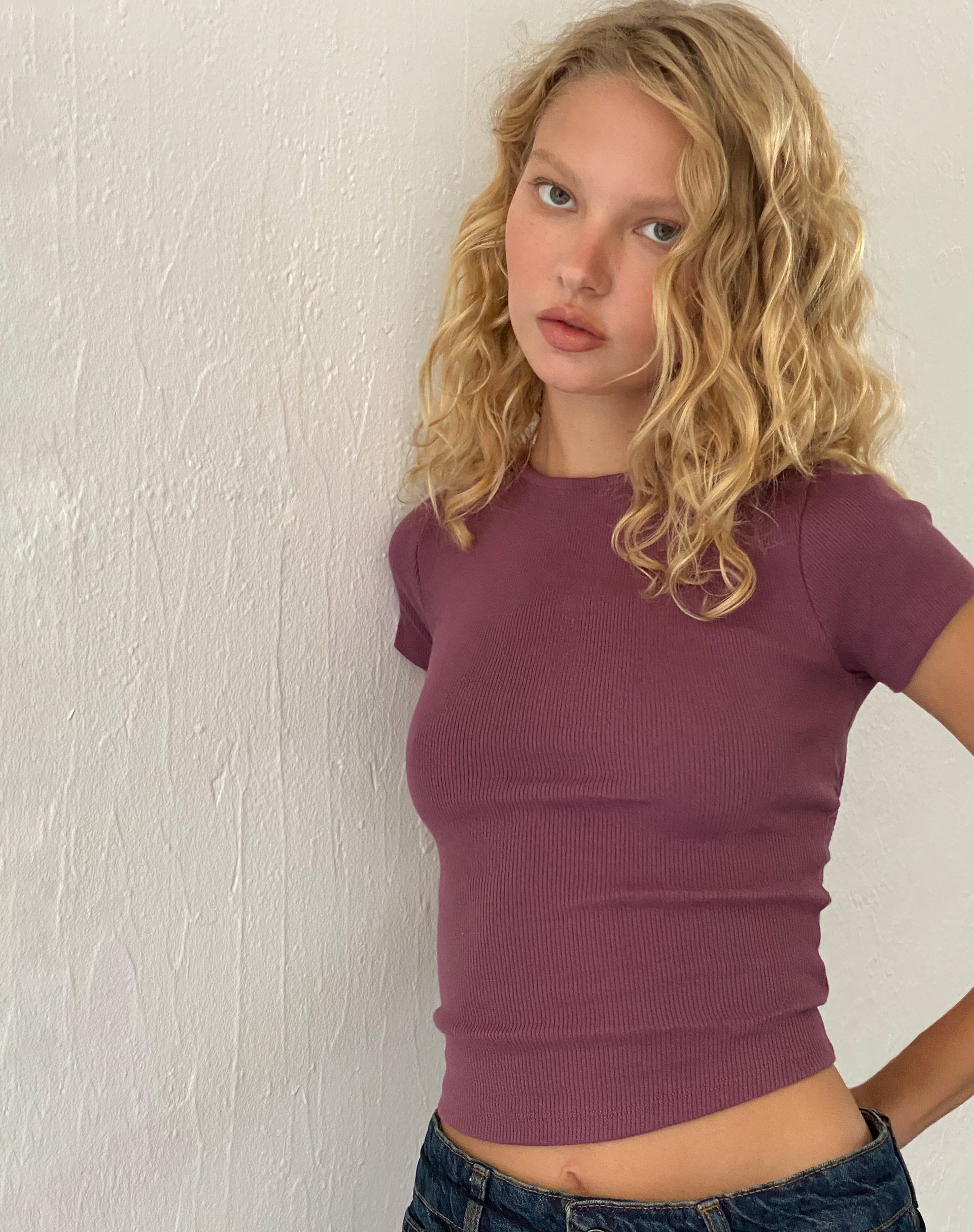 Image de Elyto Ribbed Open Back Tee in Mauve