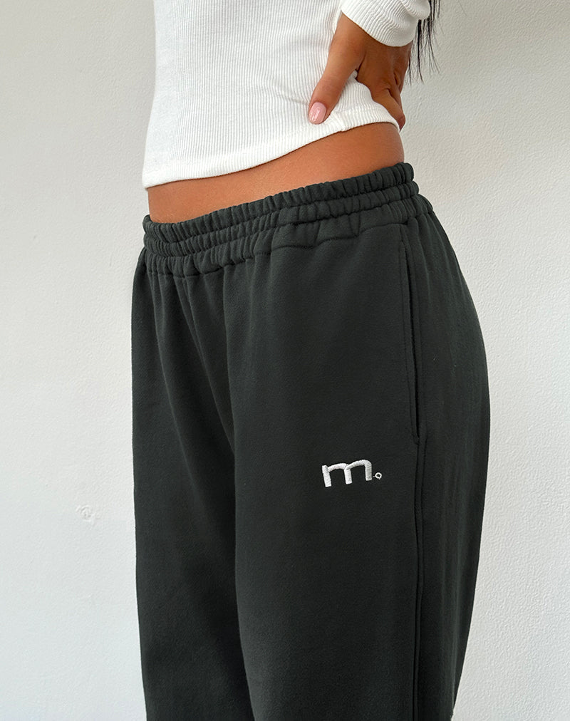 Image de Em Jogger en Beluga Light Grey avec broderie M