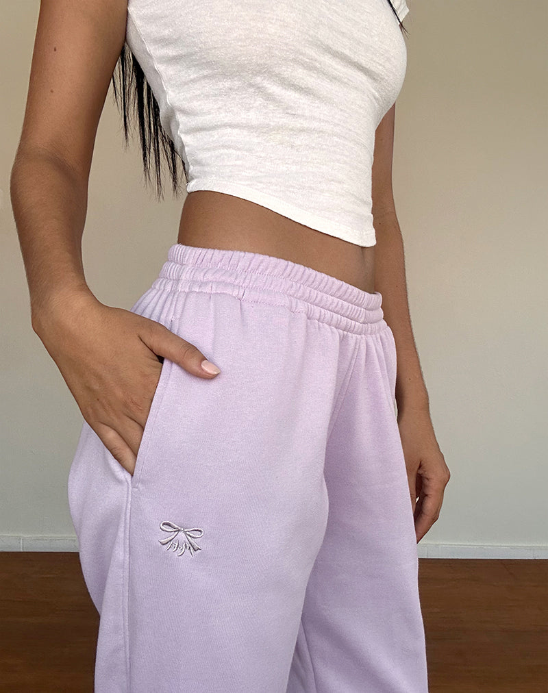 Image de Em Jogger en gris violet avec broderie de nœud