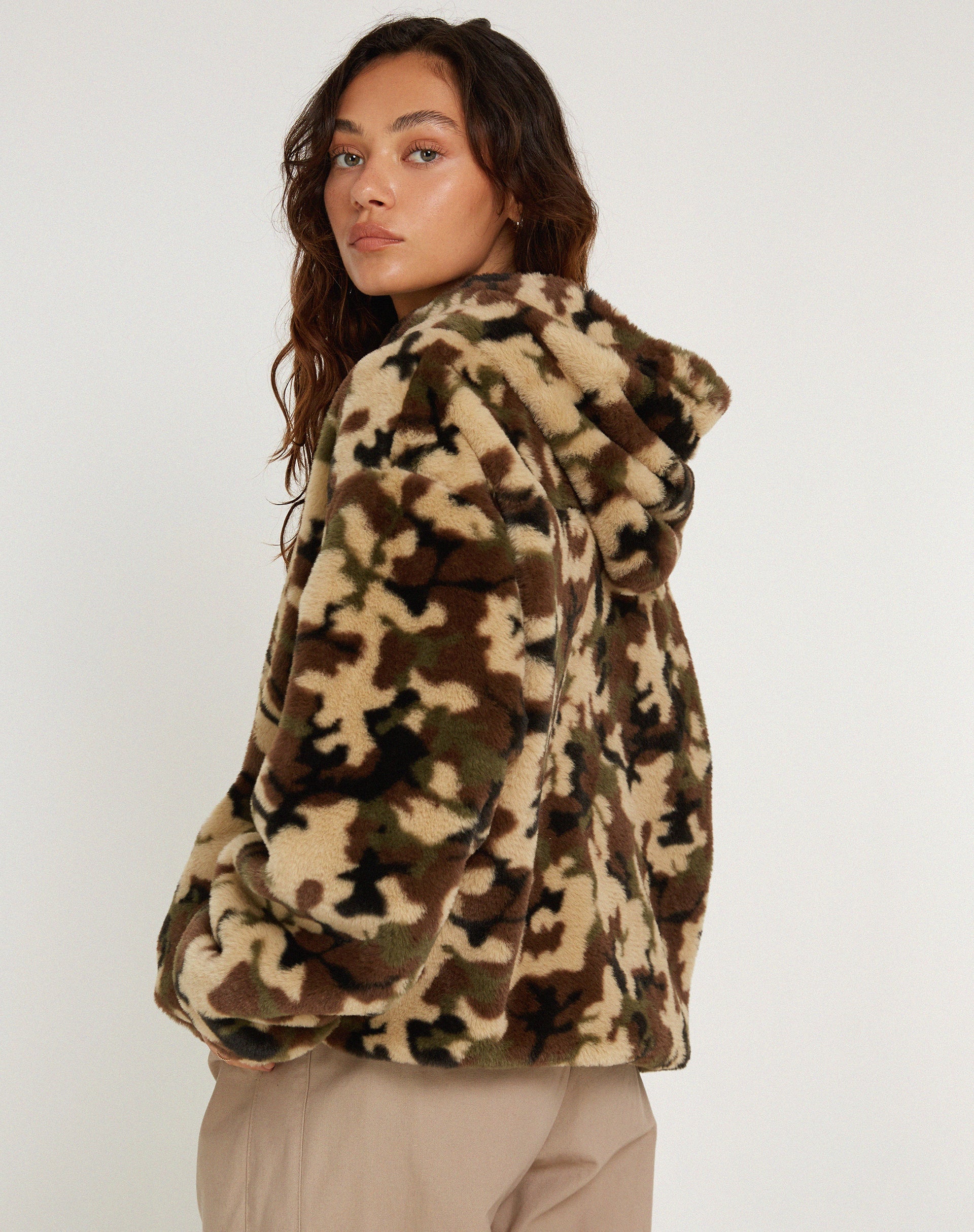 Image de Emerson Faux Fur Jacket in Camo Brown Pebble