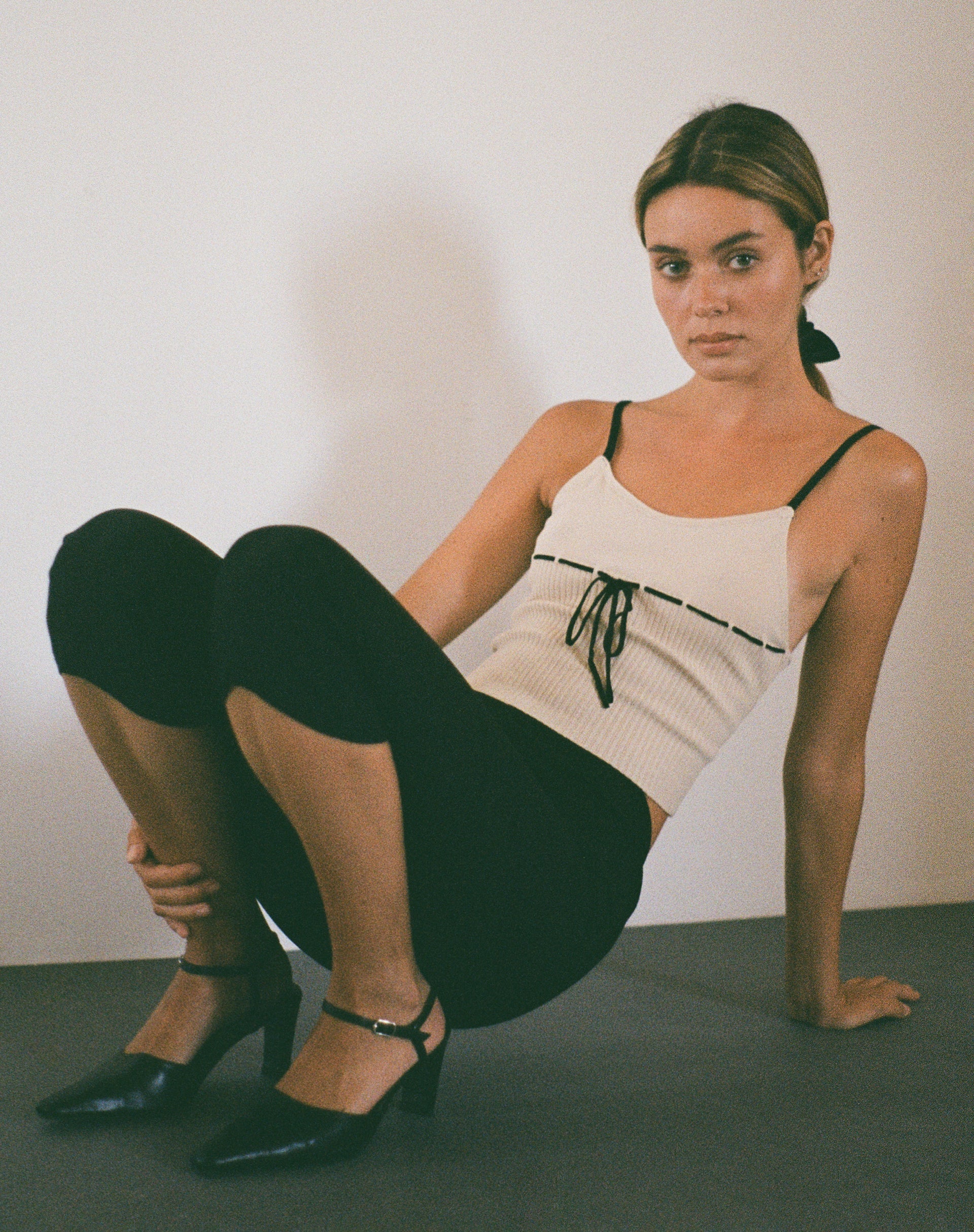 Image de Emonie Cami Top in Neutral with Black Binding