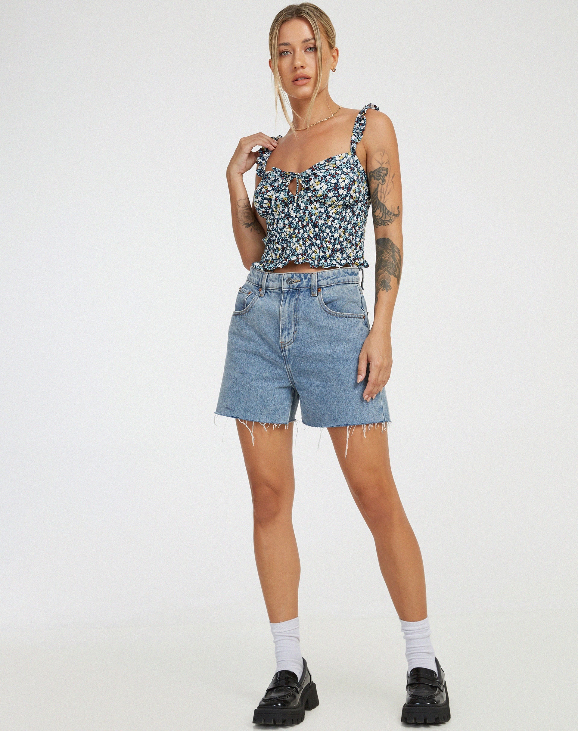 image de Ezra Crop Top in Floral Field Navy