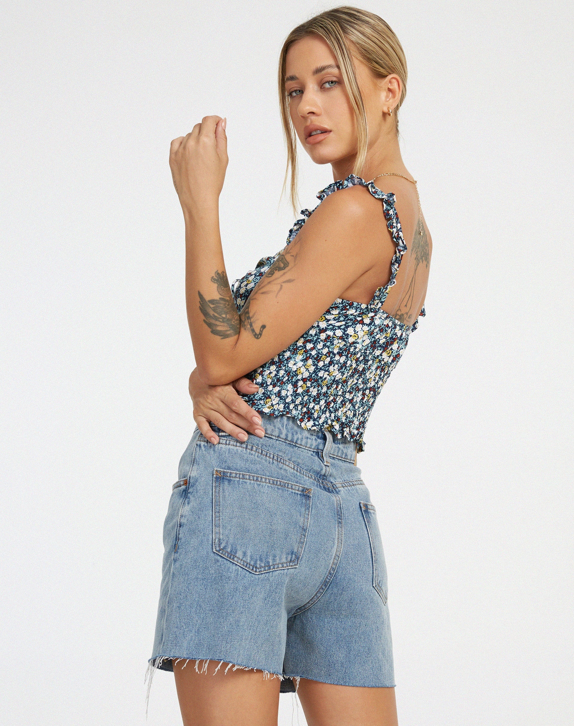 image de Ezra Crop Top in Floral Field Navy