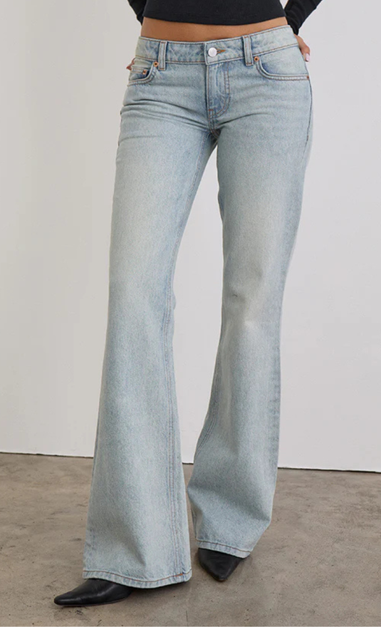 Col évasé rigide à très faible hauteur