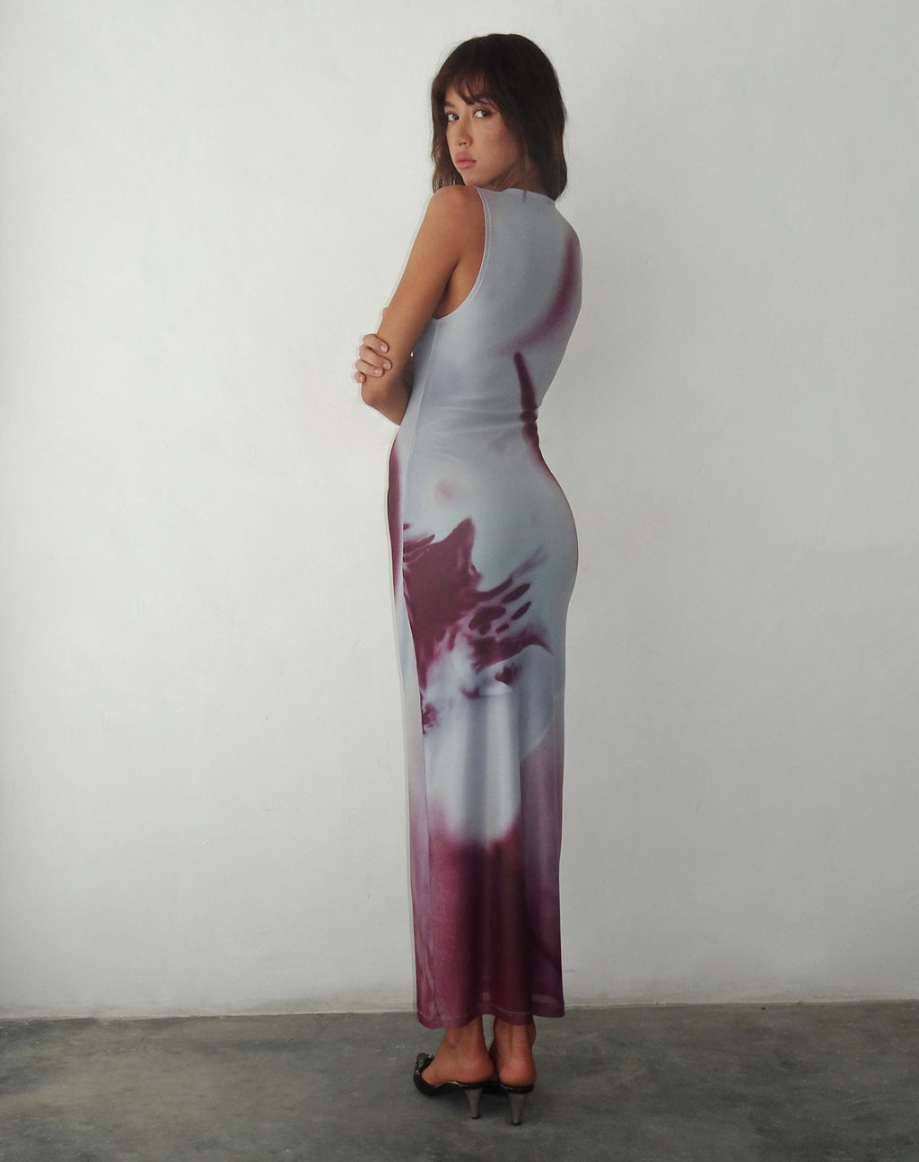 Robe longue imprimée Fayola en gris Anatomie de la nature