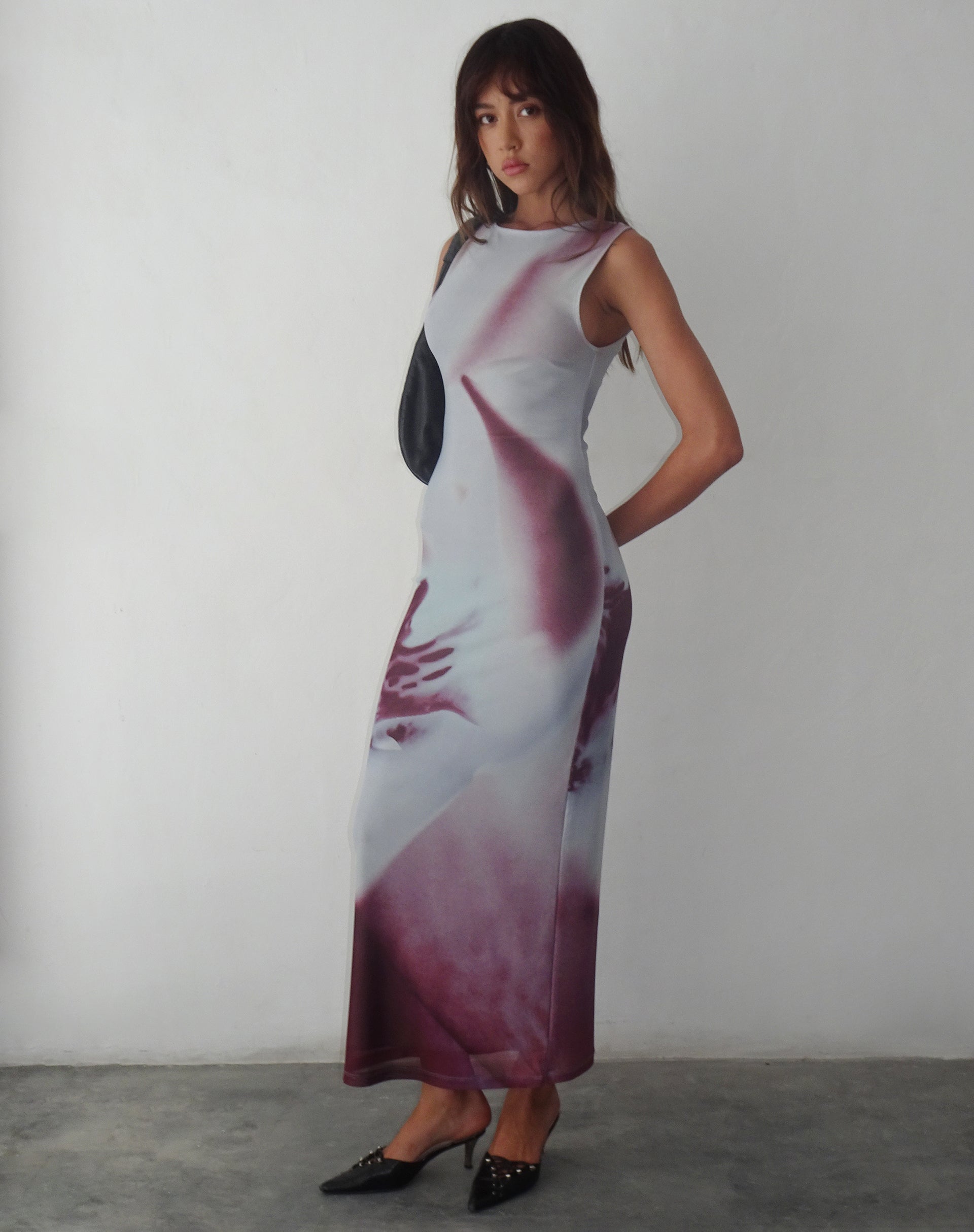 Image de la robe longue imprimée Fayola en gris Anatomie de la nature