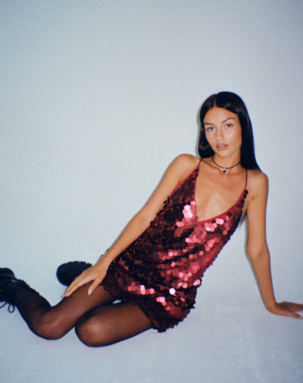 Urban X Motel - Mini robe Finn en disque à paillettes - Bourgogne