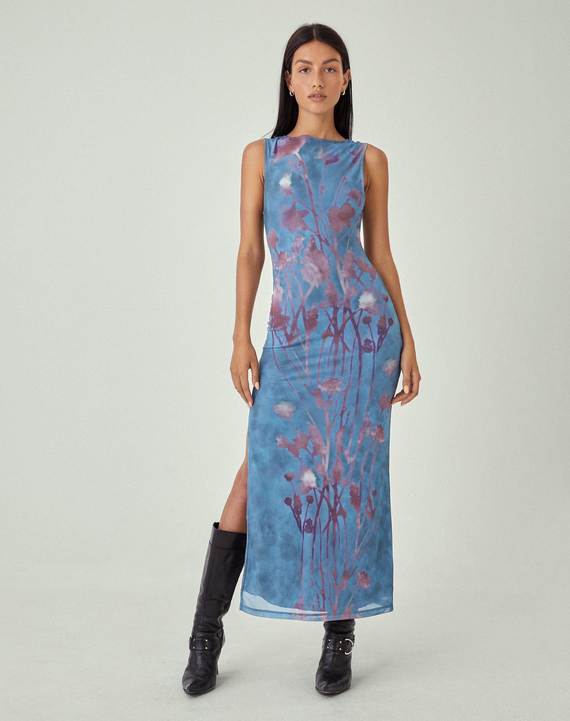 Image de MOTEL X JACQUIE Flo Maxi Dress in Lumen Mesh Blue