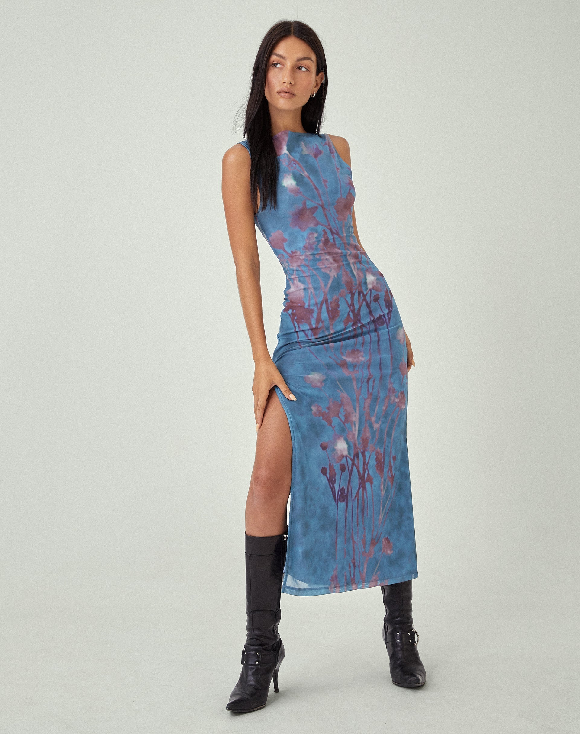 Image de MOTEL X JACQUIE Flo Maxi Dress in Lumen Mesh Blue
