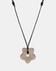 Image de Collier de fleurs en résine marron