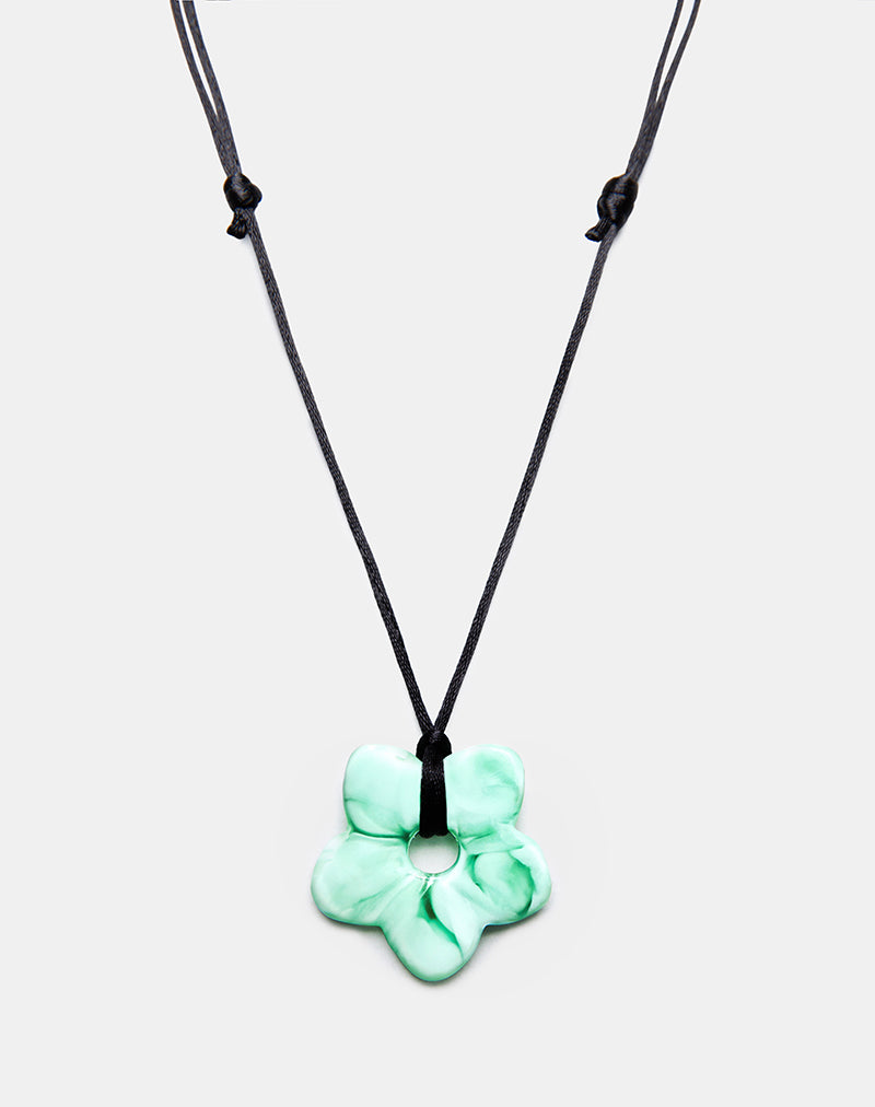 Collier de fleurs en résine verte